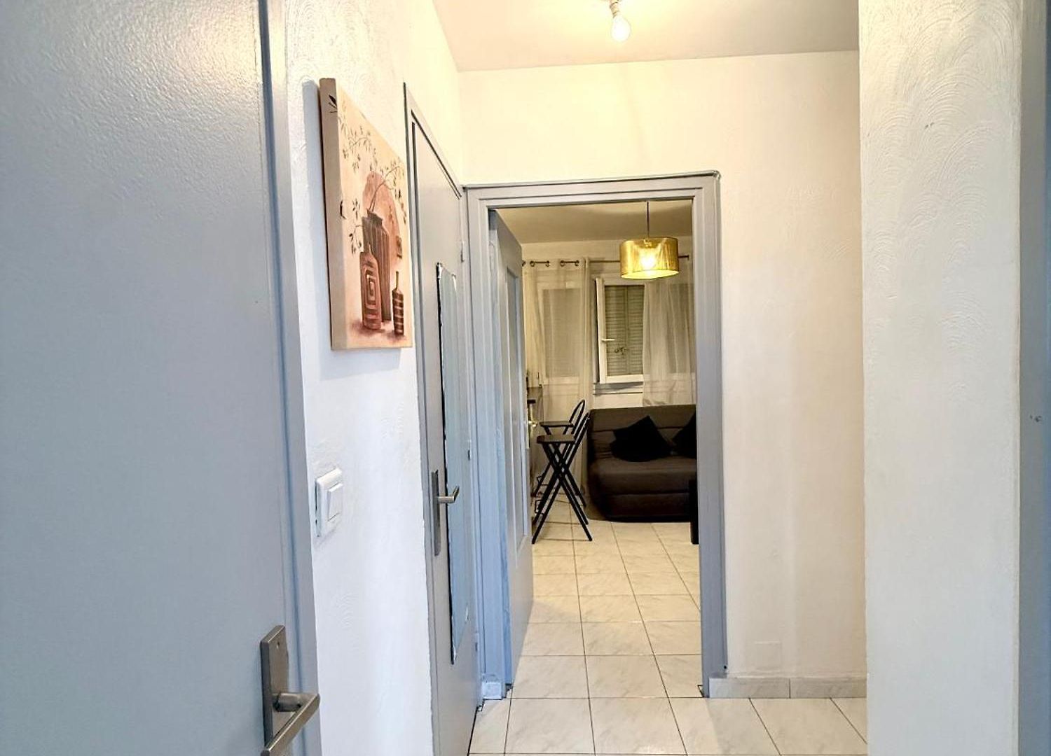 Entier 3 Pièces Agréables Café Offert Appartement