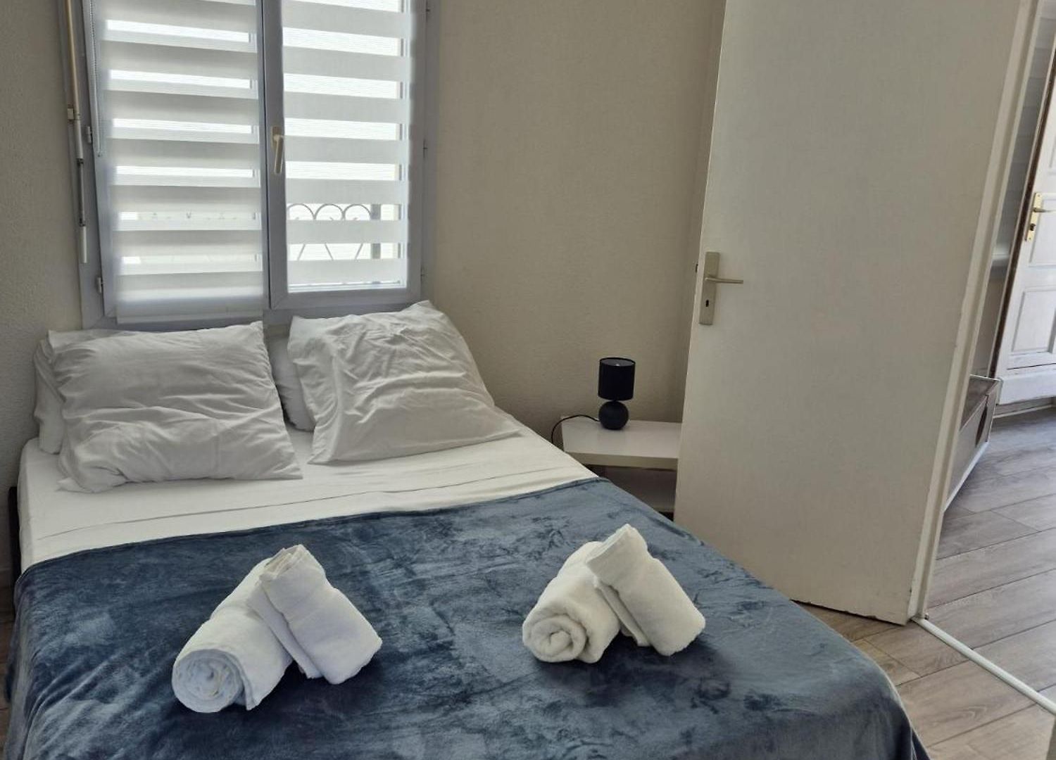 Plein Centre Climatisé Et Spacieux Avec Grande Terrasse Sur Le Toit à Appartement