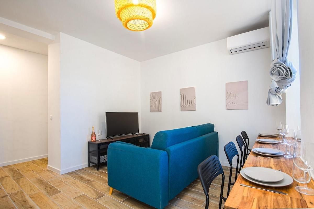 Nice, 3-room Refurbished Near Train Station Appartement