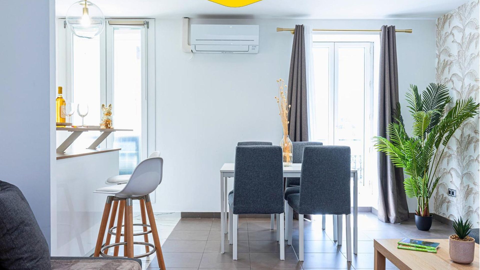 Casa Reine Jeanne- Ideal Groups & Family -central Near Train Station - Parking - New&confort-ac Appartement *