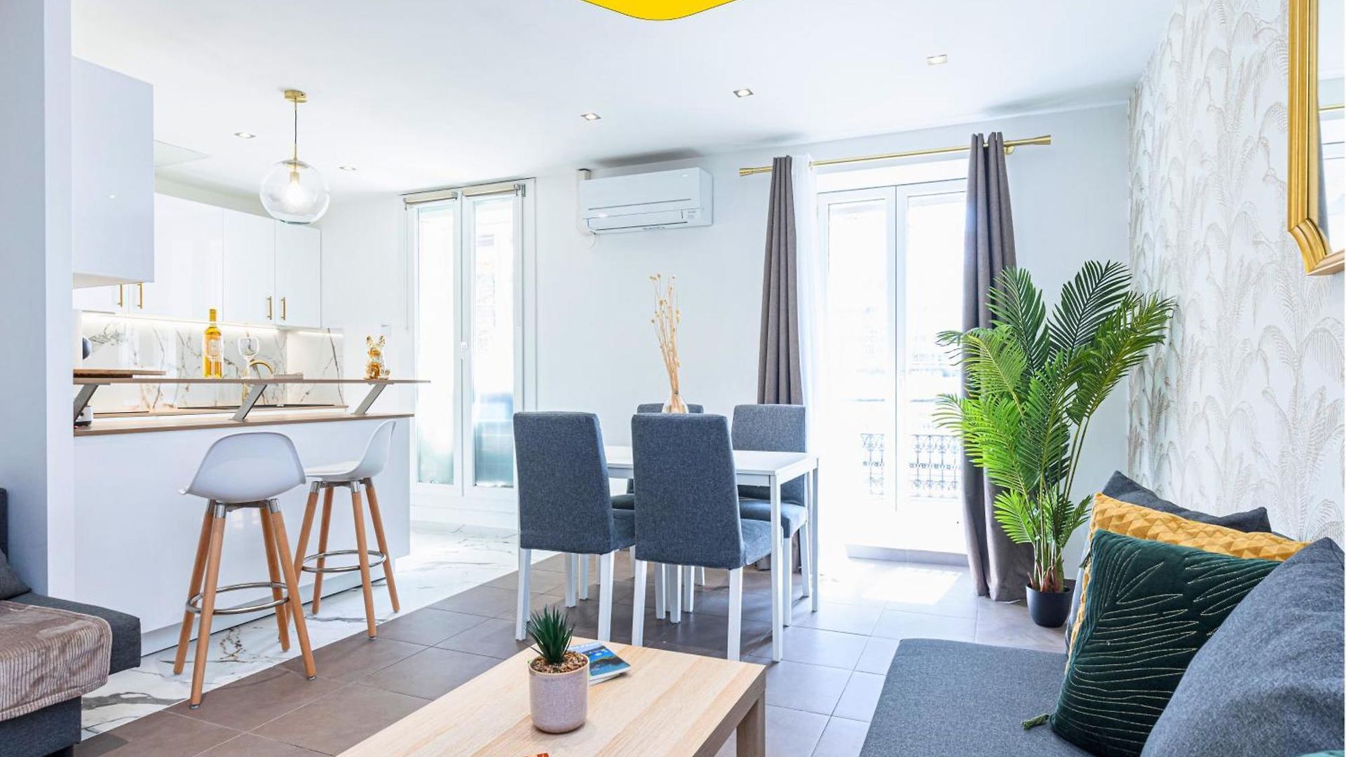 Casa Reine Jeanne- Ideal Groups & Family -central Near Train Station - Parking - New&confort-ac *