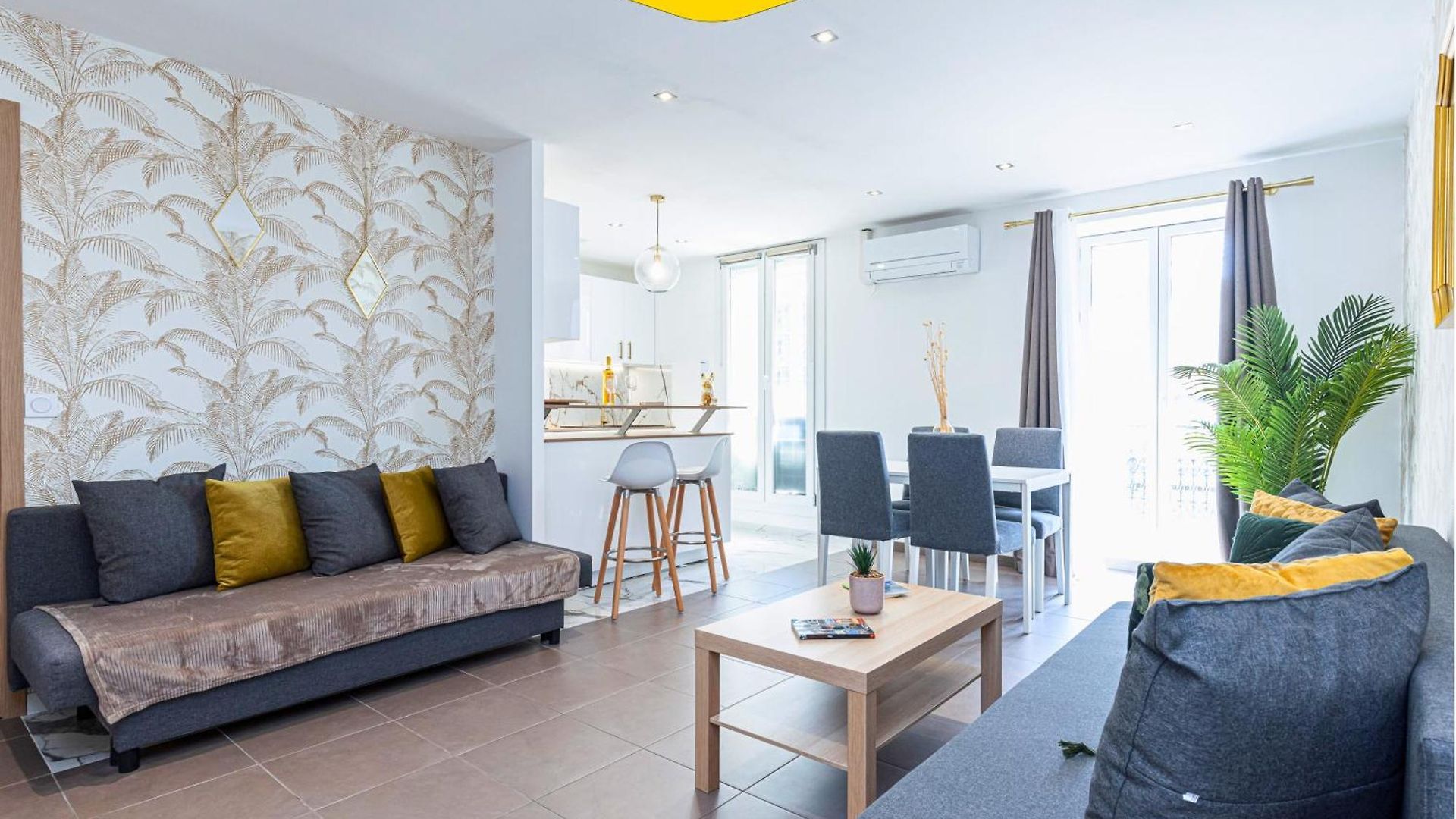 Casa Reine Jeanne- Ideal Groups & Family -central Near Train Station - Parking - New&confort-ac Appartement
