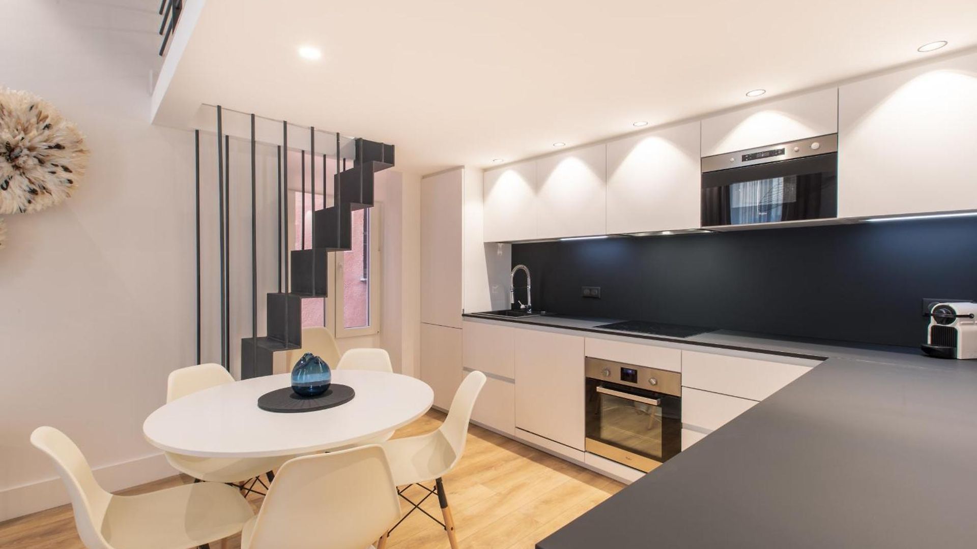 Cours Saleya Renovated 3 Bedrooms 1 Min To Air Conditioning * Nice