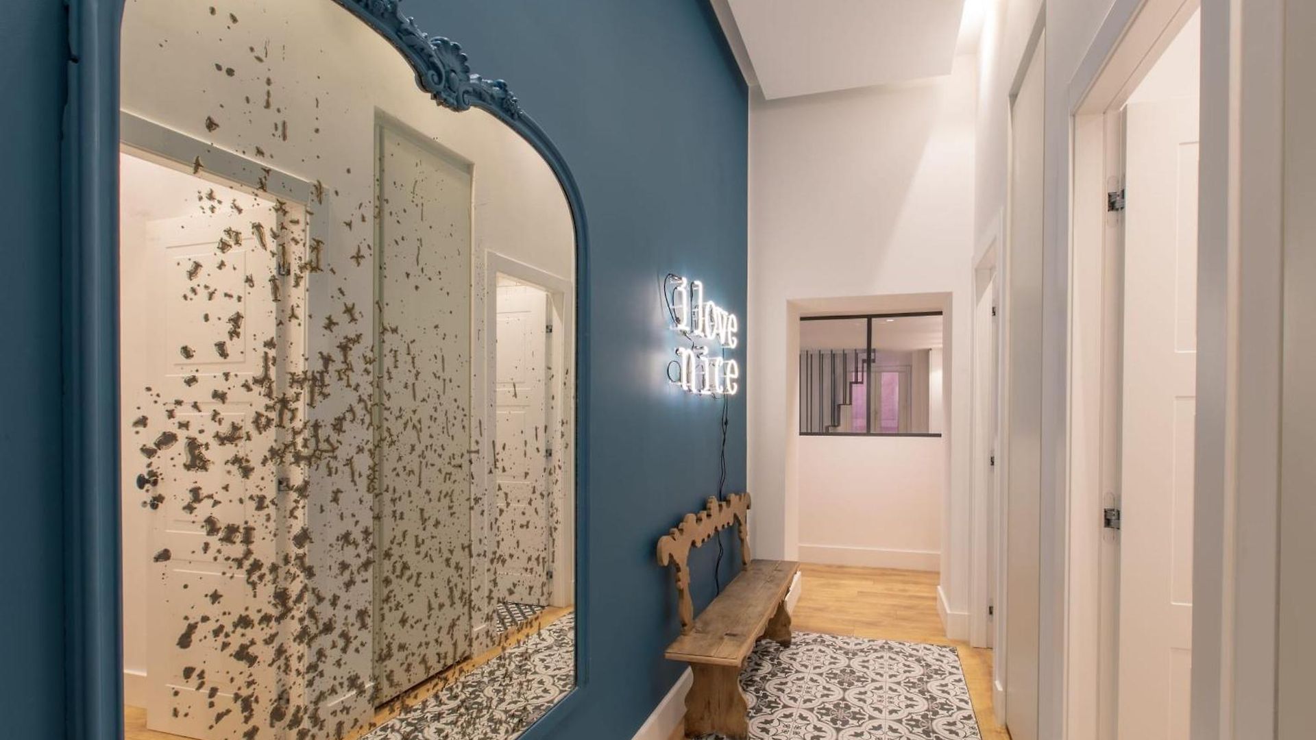 Cours Saleya Renovated 3 Bedrooms 1 Min To Air Conditioning Apartment Nice