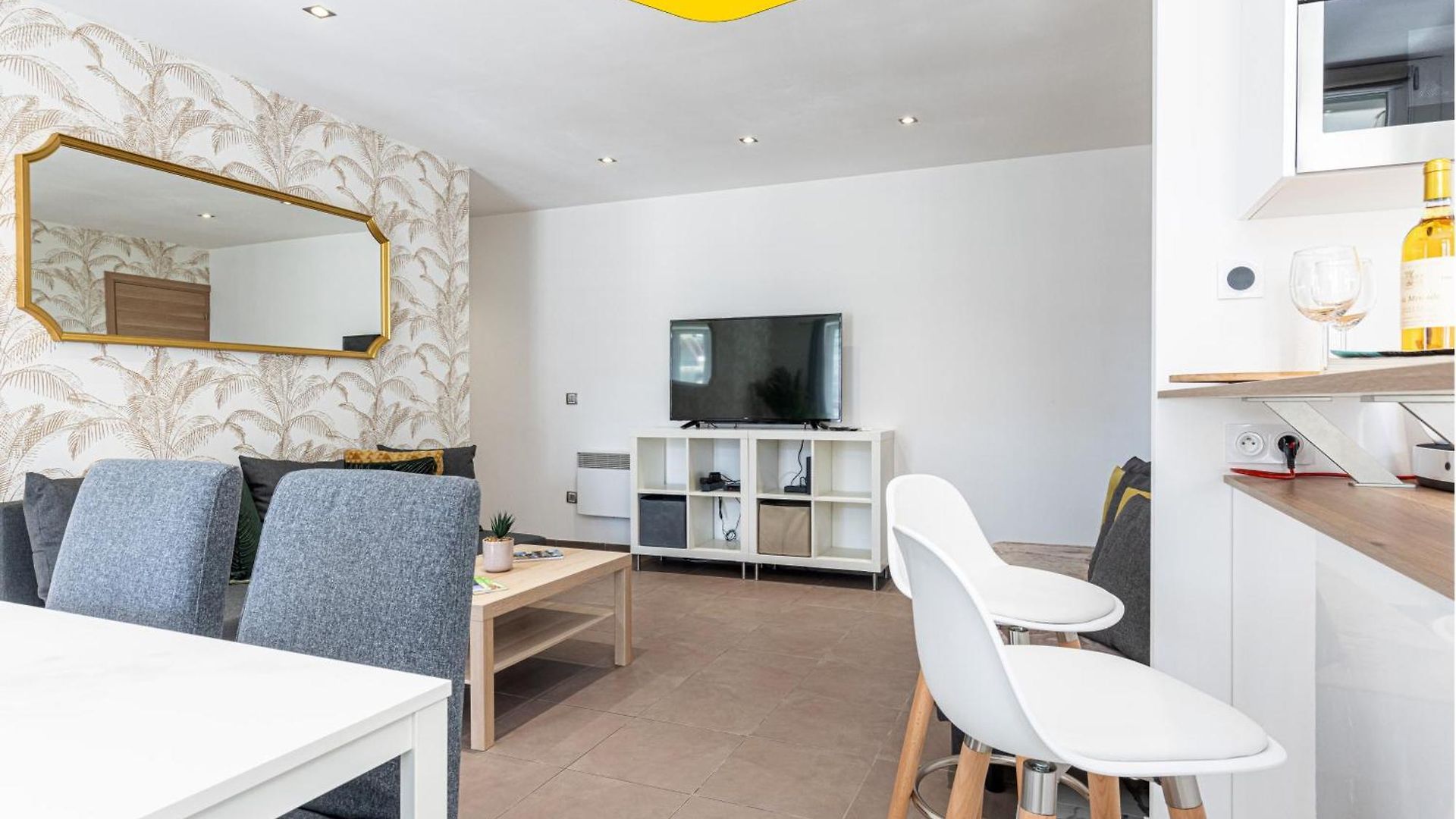 Casa Reine Jeanne- Ideal Groups & Family -central Near Train Station - Parking - New&confort-ac *