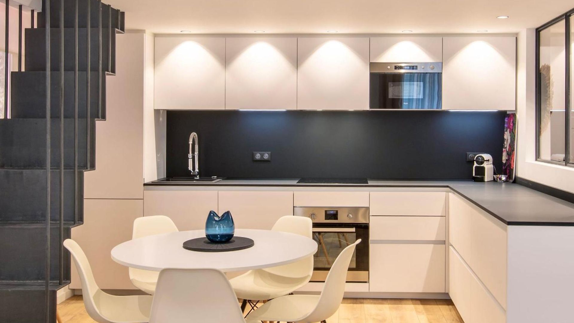 Cours Saleya Renovated 3 Bedrooms 1 Min To Air Conditioning