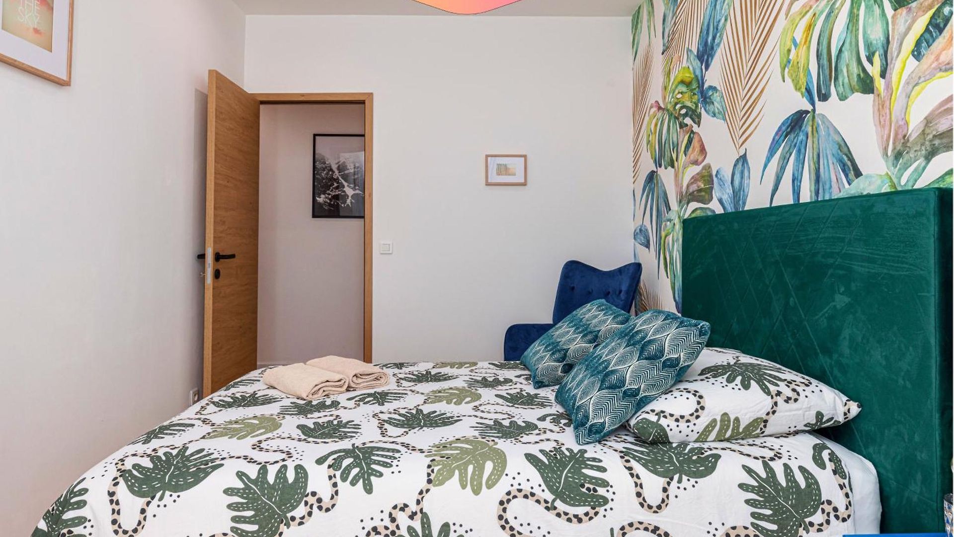 Casa Reine Jeanne- Ideal Groups & Family -central Near Train Station - Parking - New&confort-ac Appartement