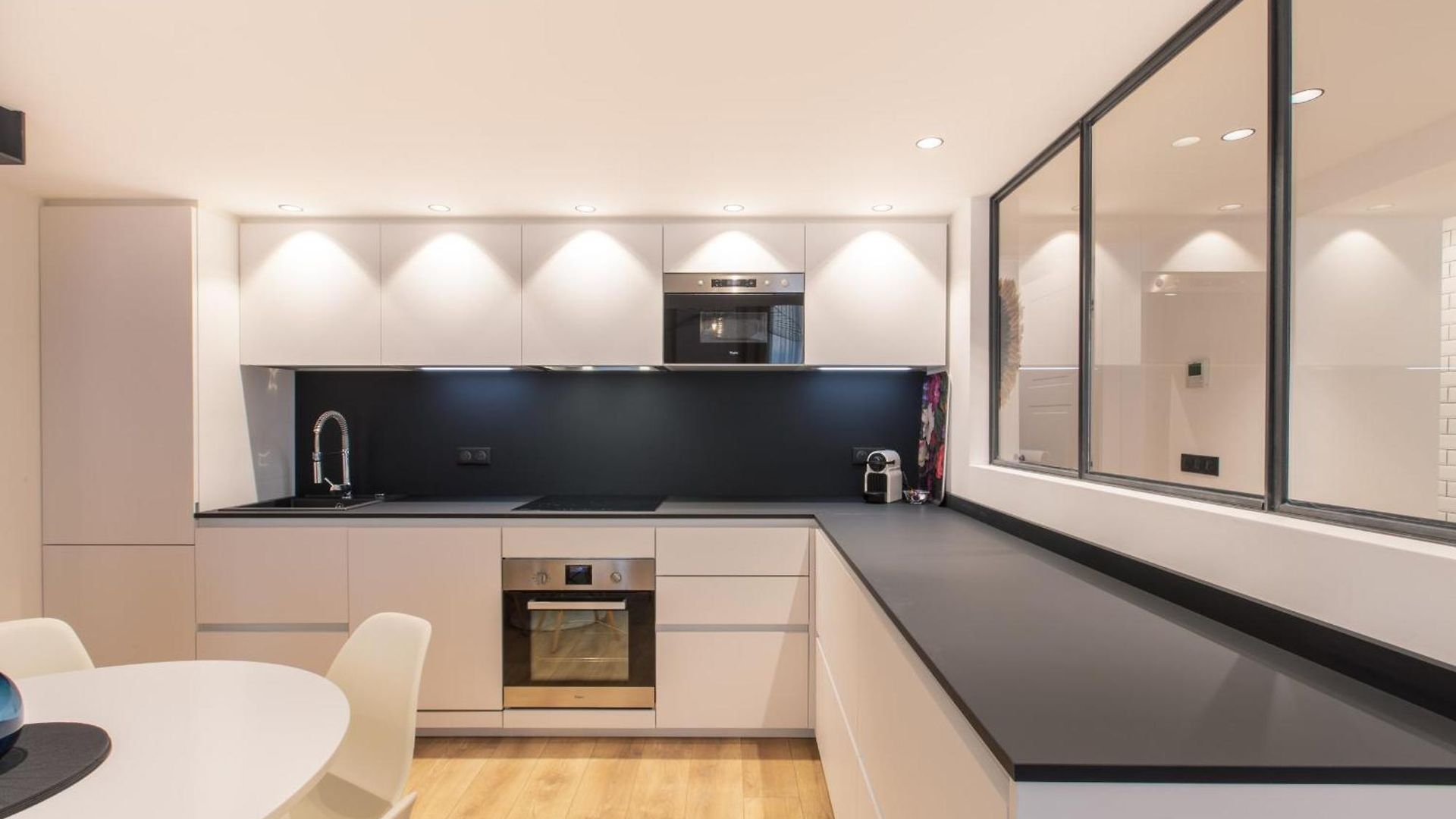 Cours Saleya Renovated 3 Bedrooms 1 Min To Air Conditioning Apartment Nice