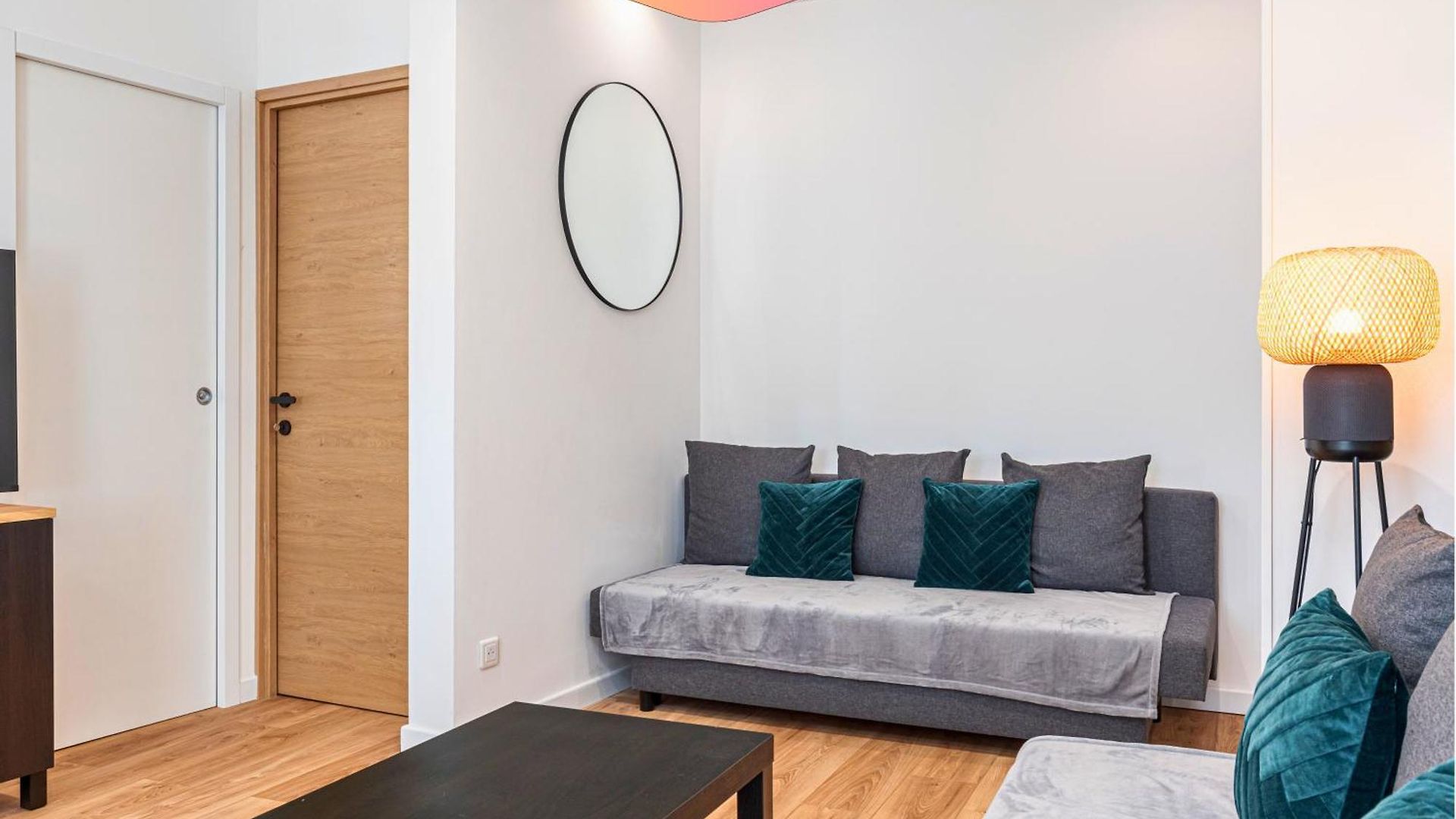 Casa Reine Jeanne- Ideal Groups & Family -central Near Train Station - Parking - New&confort-ac Appartement