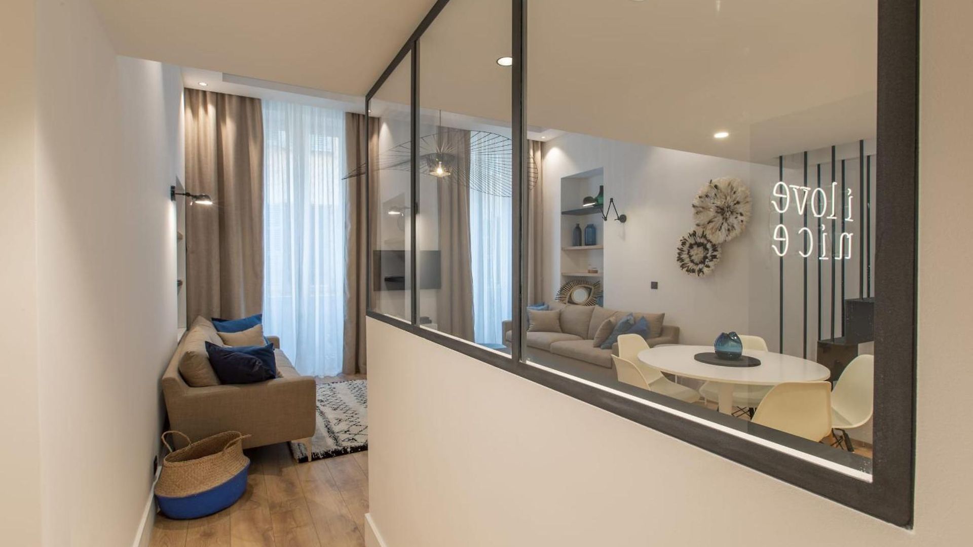 Cours Saleya Renovated 3 Bedrooms 1 Min To Air Conditioning Nice
