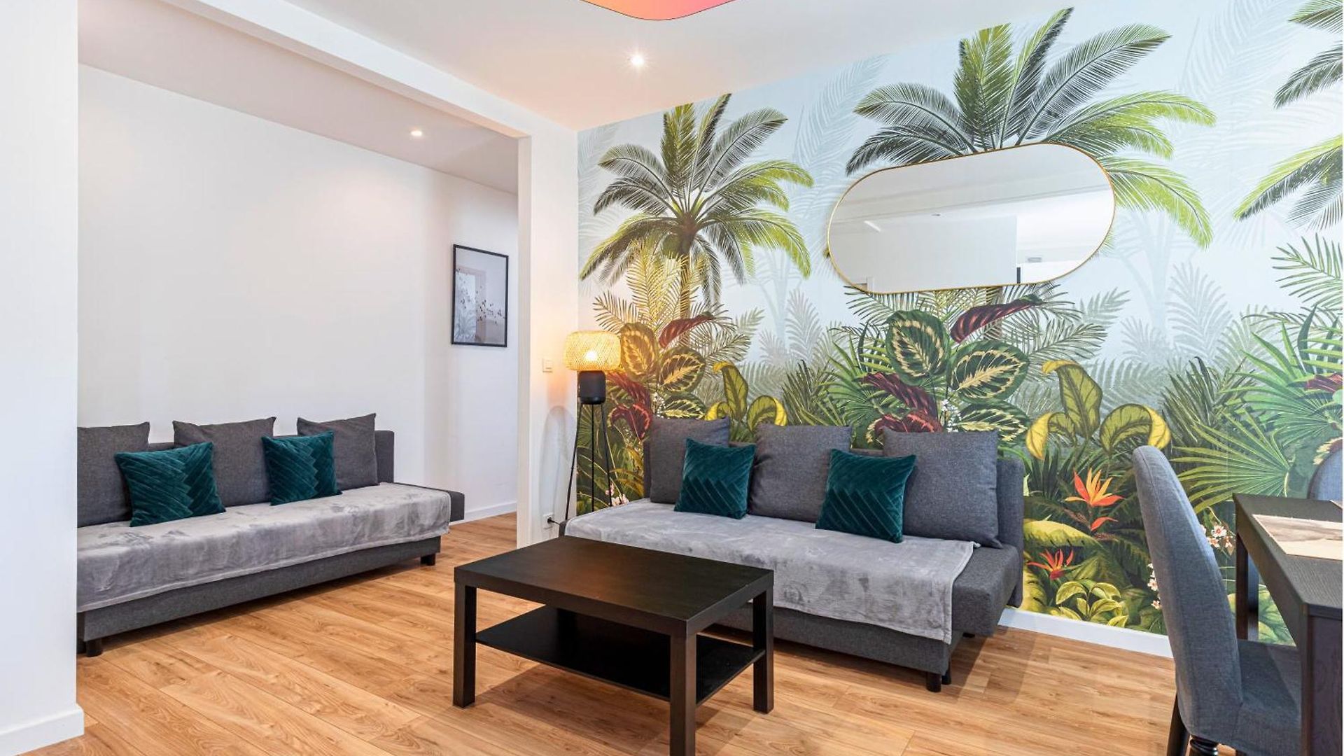 Appartement Casa Reine Jeanne- Ideal Groups & Family -central Near Train Station - Parking - New&confort-ac