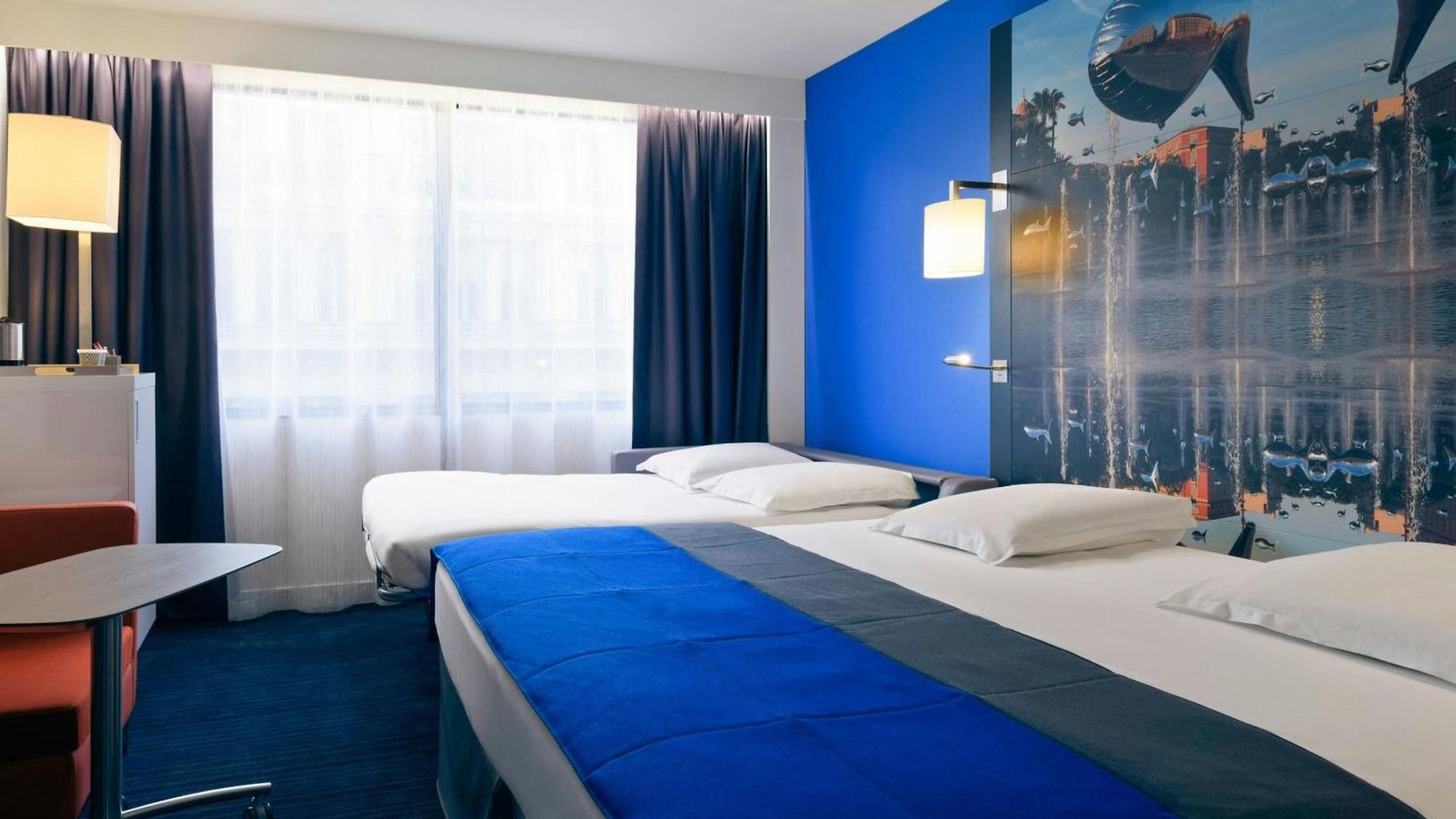 Mercure Centre Notre Dame Hotel 4*