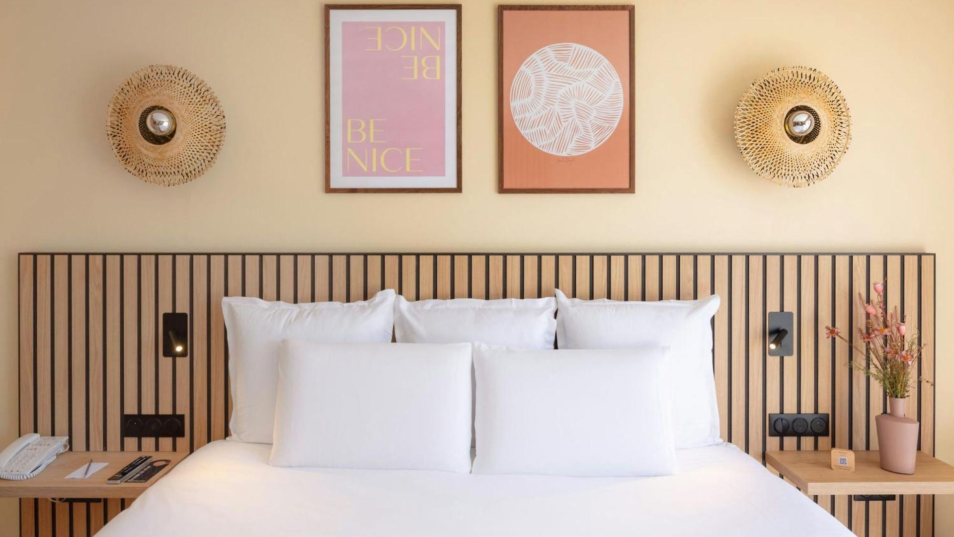 Mercure Centre Notre Dame 4*