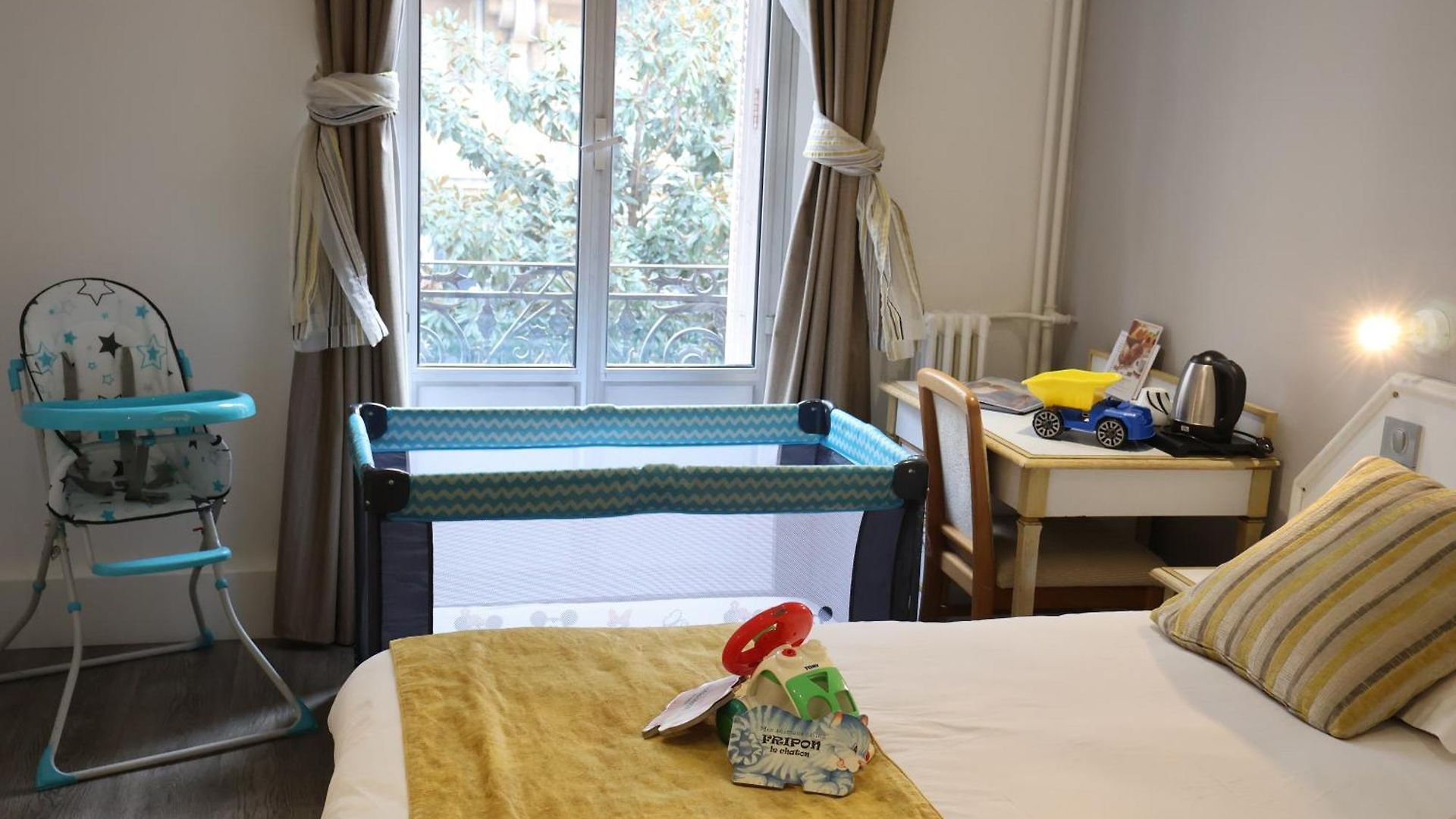 Busby Hotel 3*