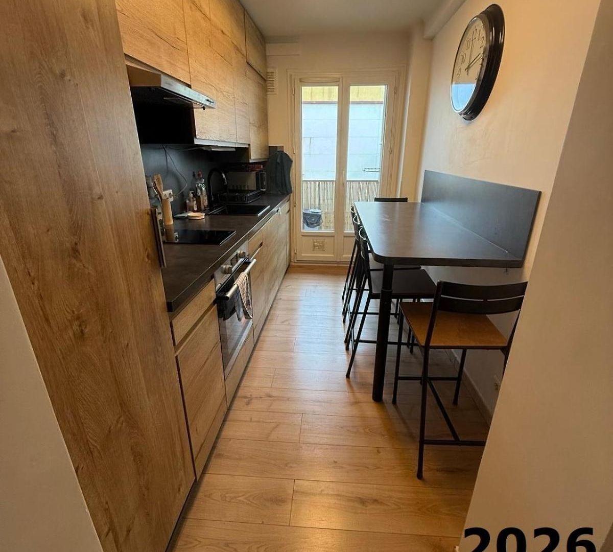 The - 3 Rooms, 3air Cond, 3tv, 3fans, 2 Wc, Wifi Everywhere 5min Aeroport, Train, Beach, 1min Tram, 15 Min Centre, Port, Parking Possible *