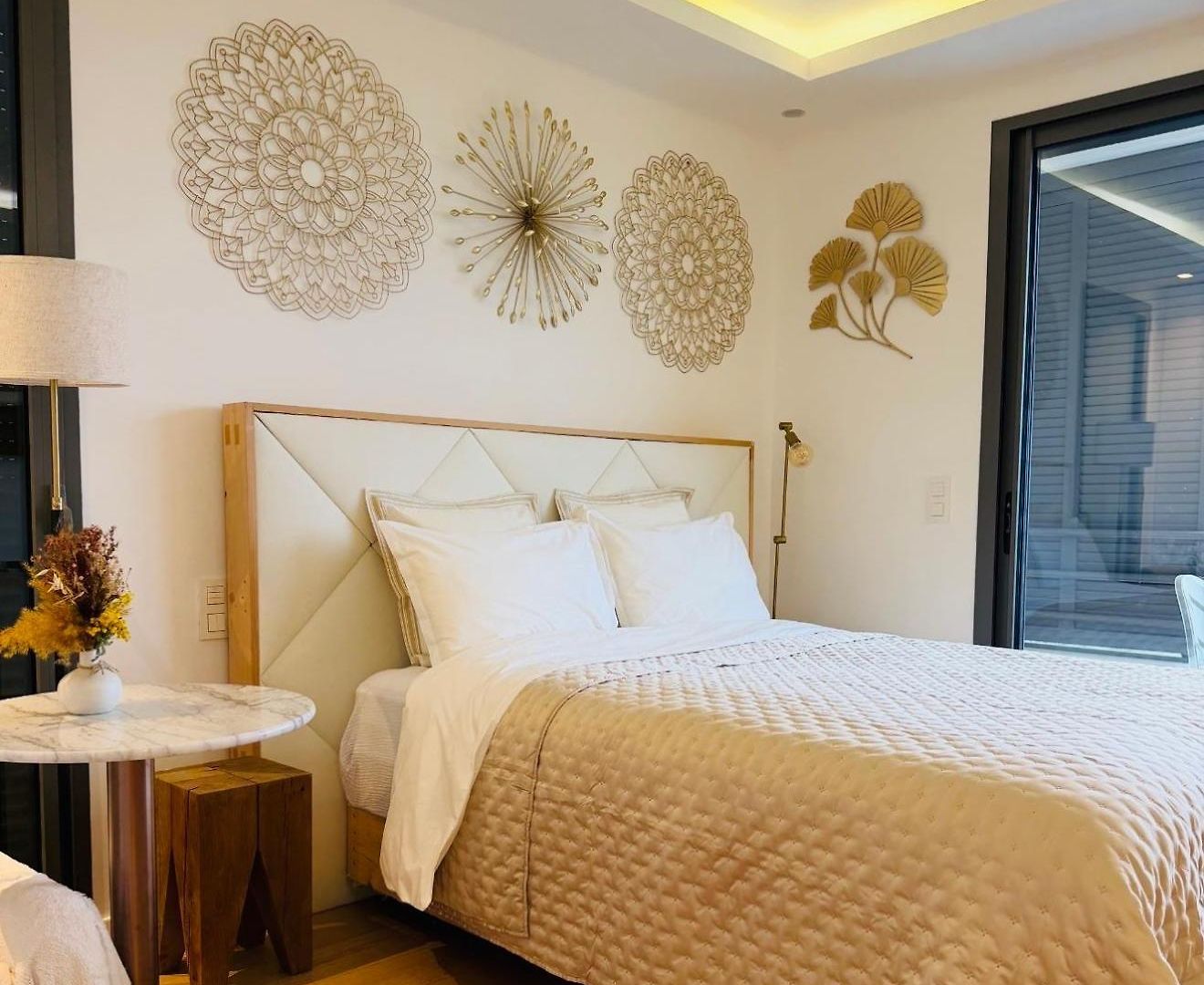 Villa Contemporary With Sea View, Infinity Swimming Pool, Gym , Cinema Room,lift