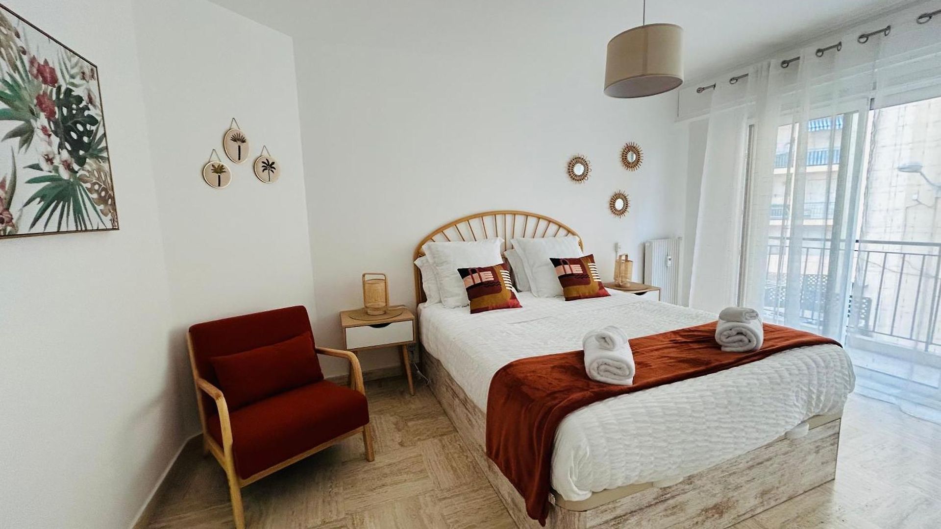 Superbe Port De Lumineux,clim , Parking Appartement *