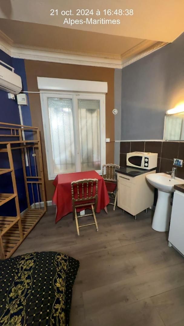 Hotel Simple - Fresh Start 2026 *