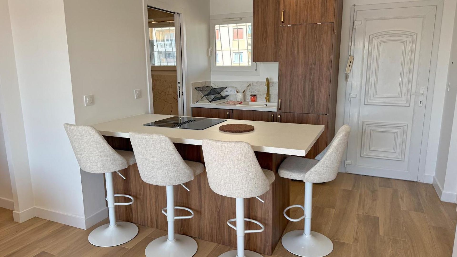 Ouest Privees Modernes Tv Wifi Bureau En Colocation Homestay Nice