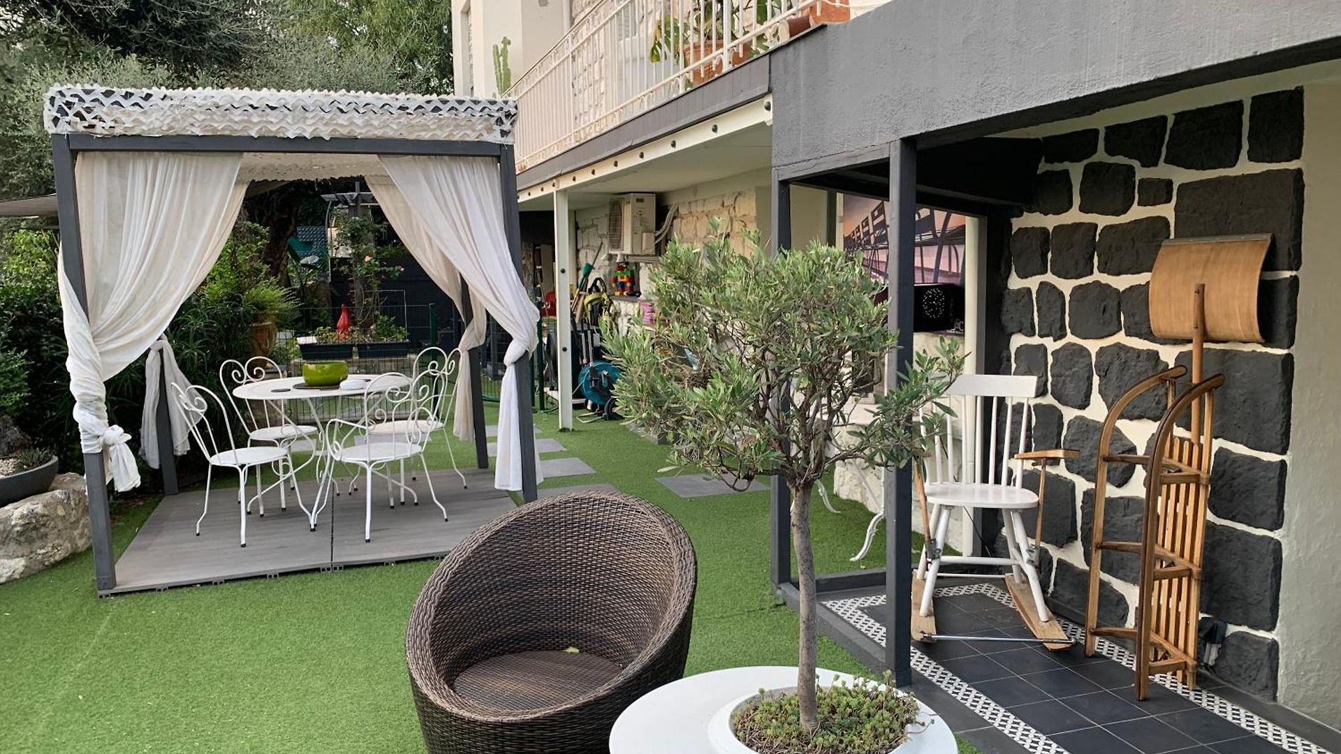 Les 3 Cigales Bed & Breakfast