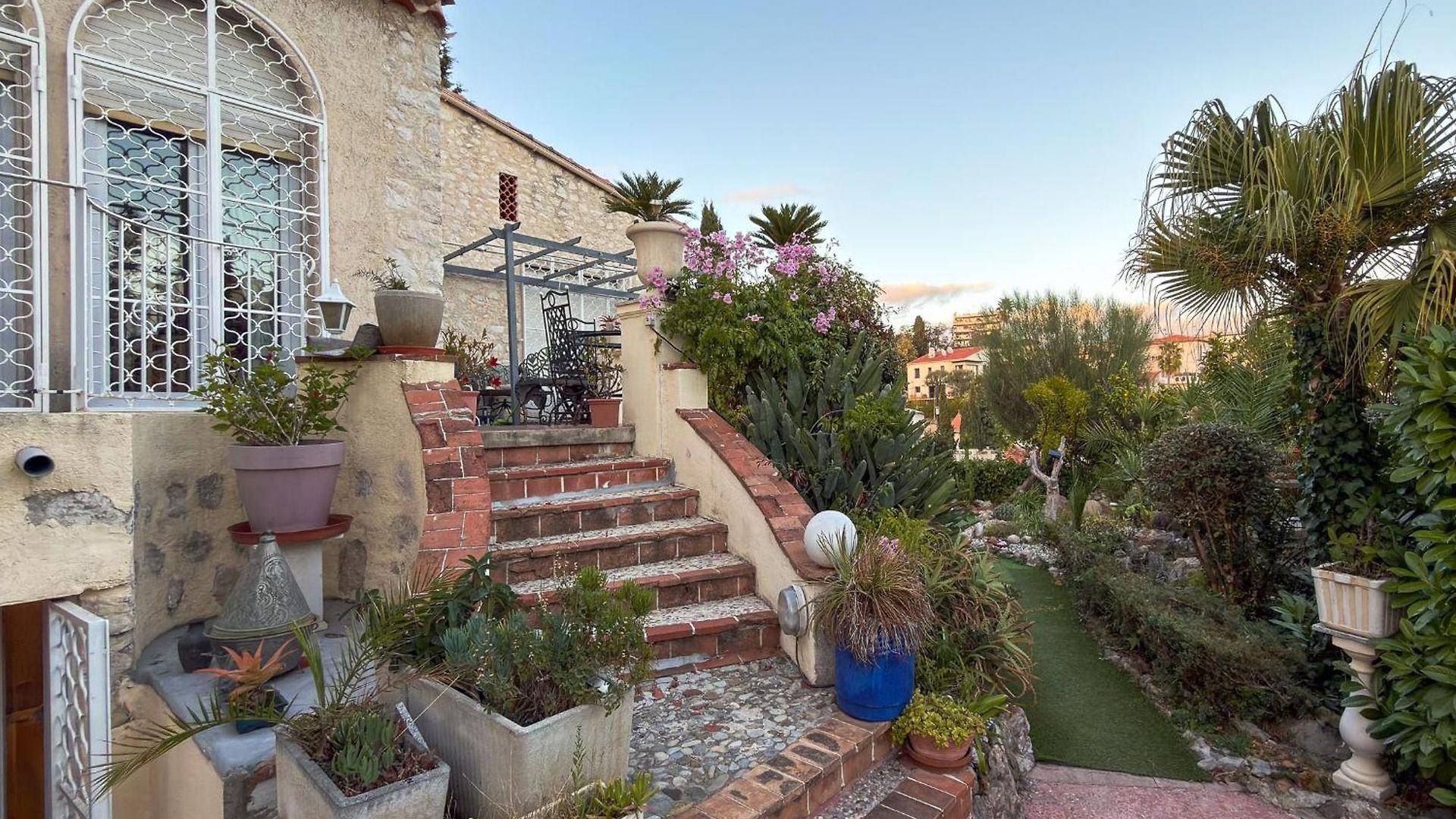 Independant En Calme, Jardins Et Piscine A 5 Min De La Guest house Nice