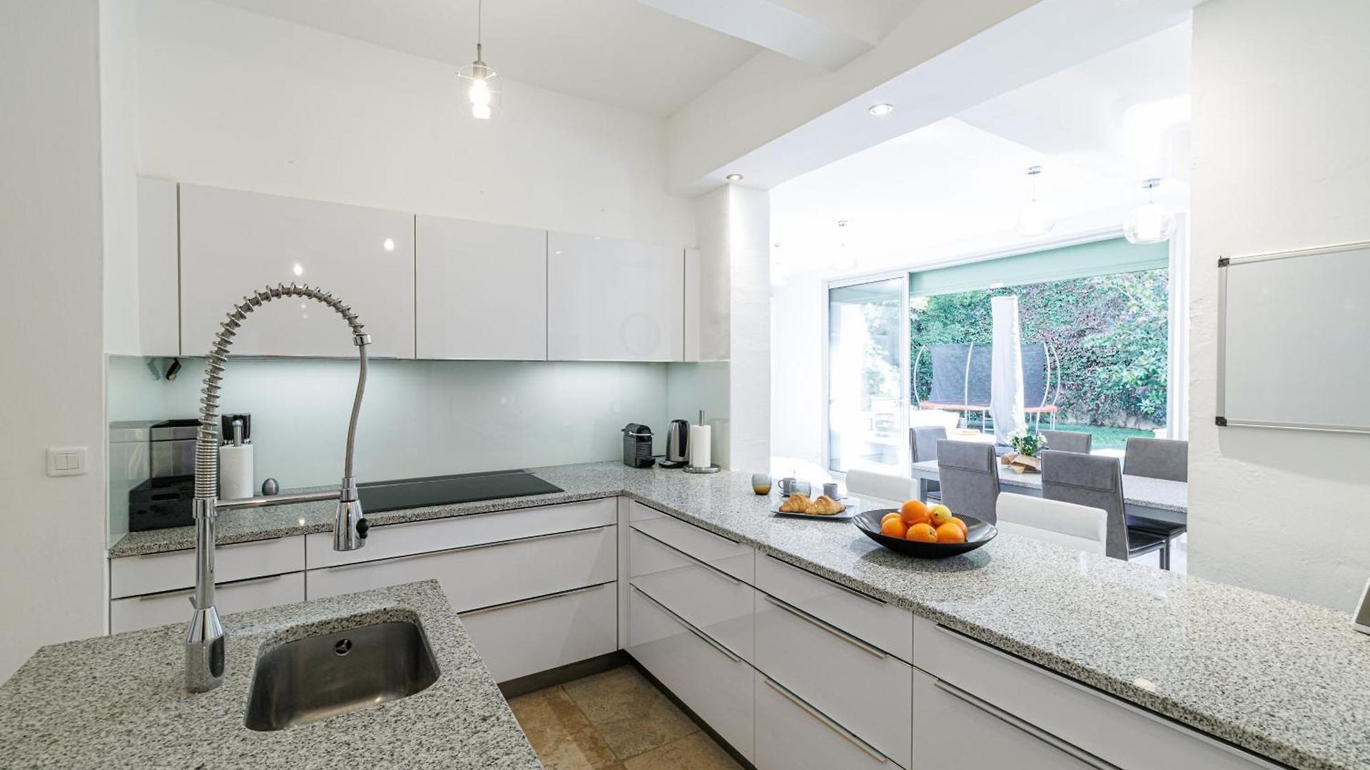 Villa Marie -pool - Garden-close To -parking *