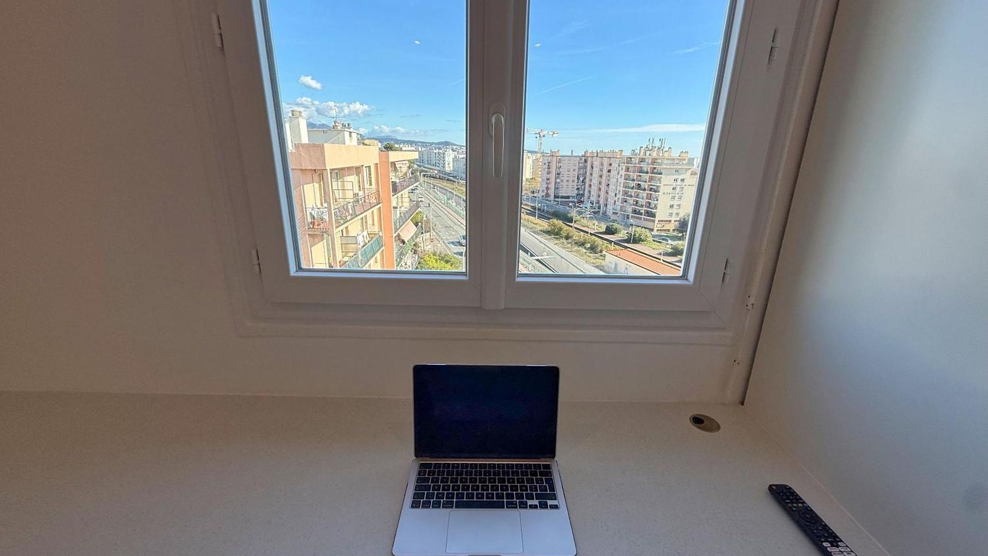 Ouest Privees Modernes Tv Wifi Bureau En Colocation Nice