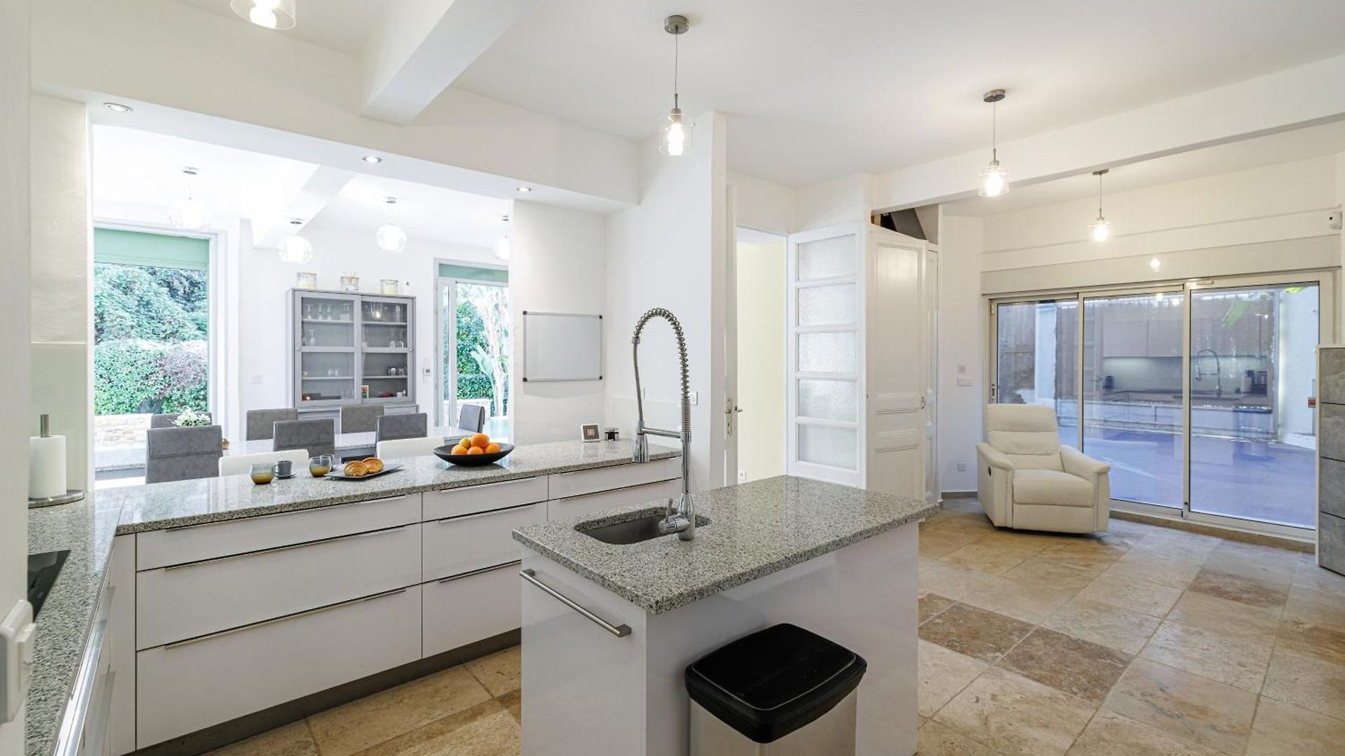 Villa Marie -pool - Garden-close To -parking *