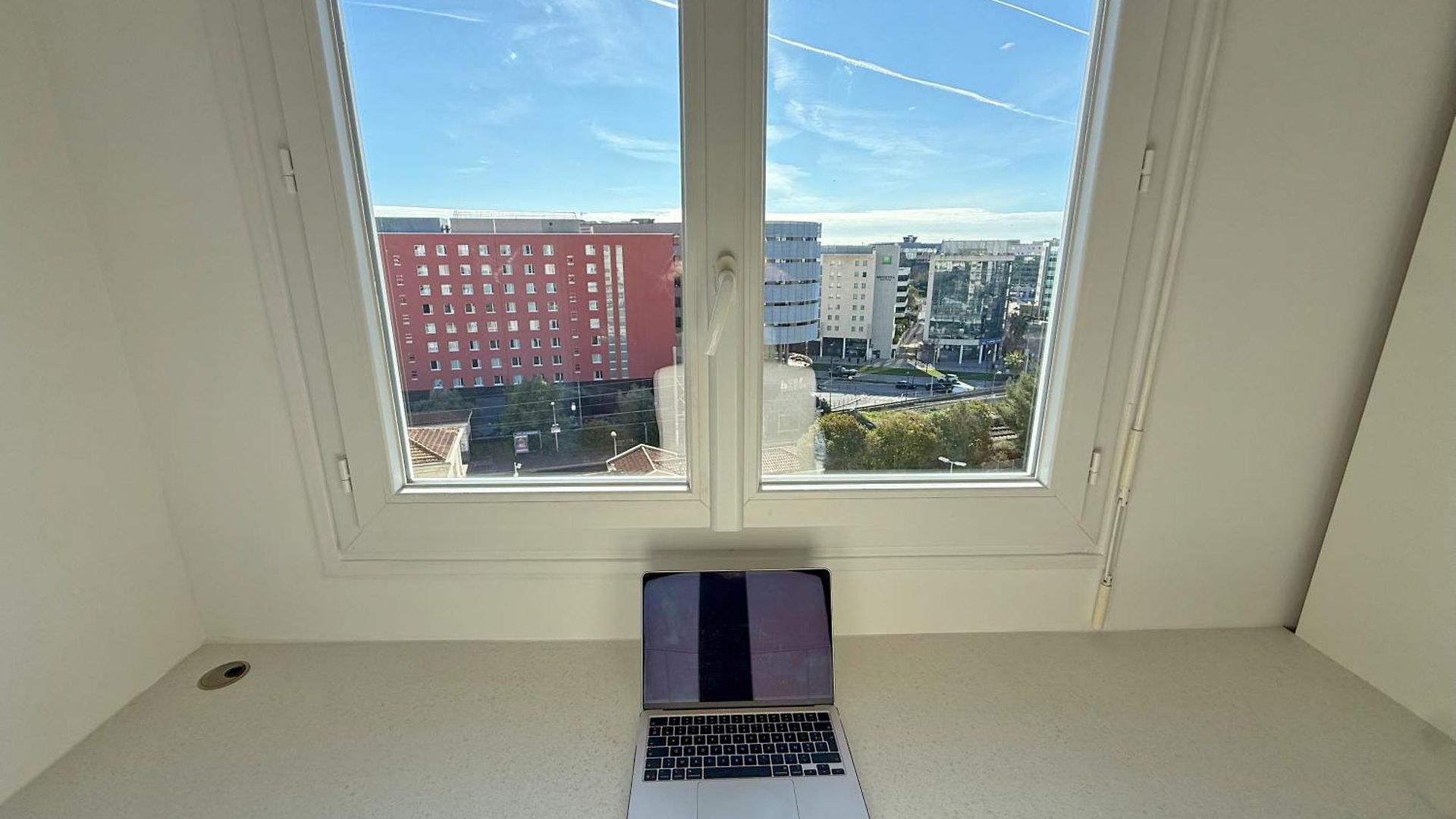Homestay Ouest Privees Modernes Tv Wifi Bureau En Colocation Nice