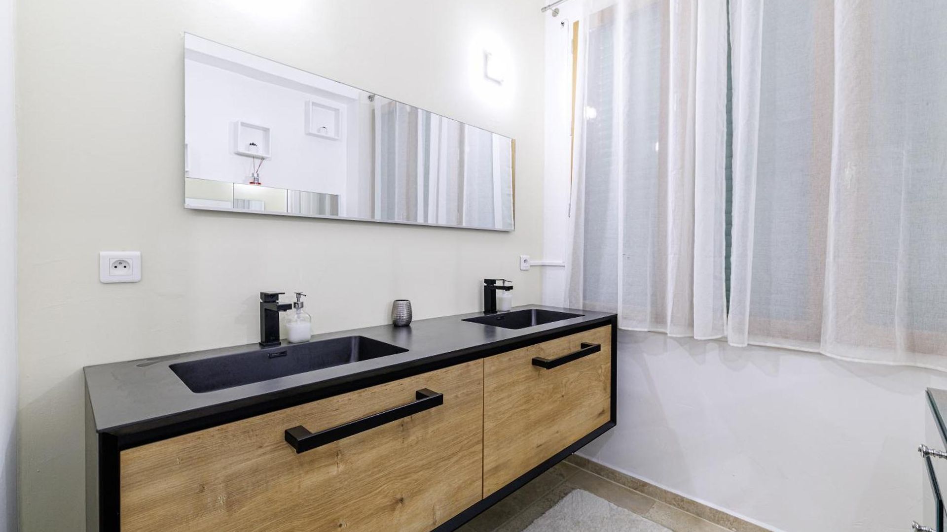 Marie -pool - Garden-close To -parking Villa