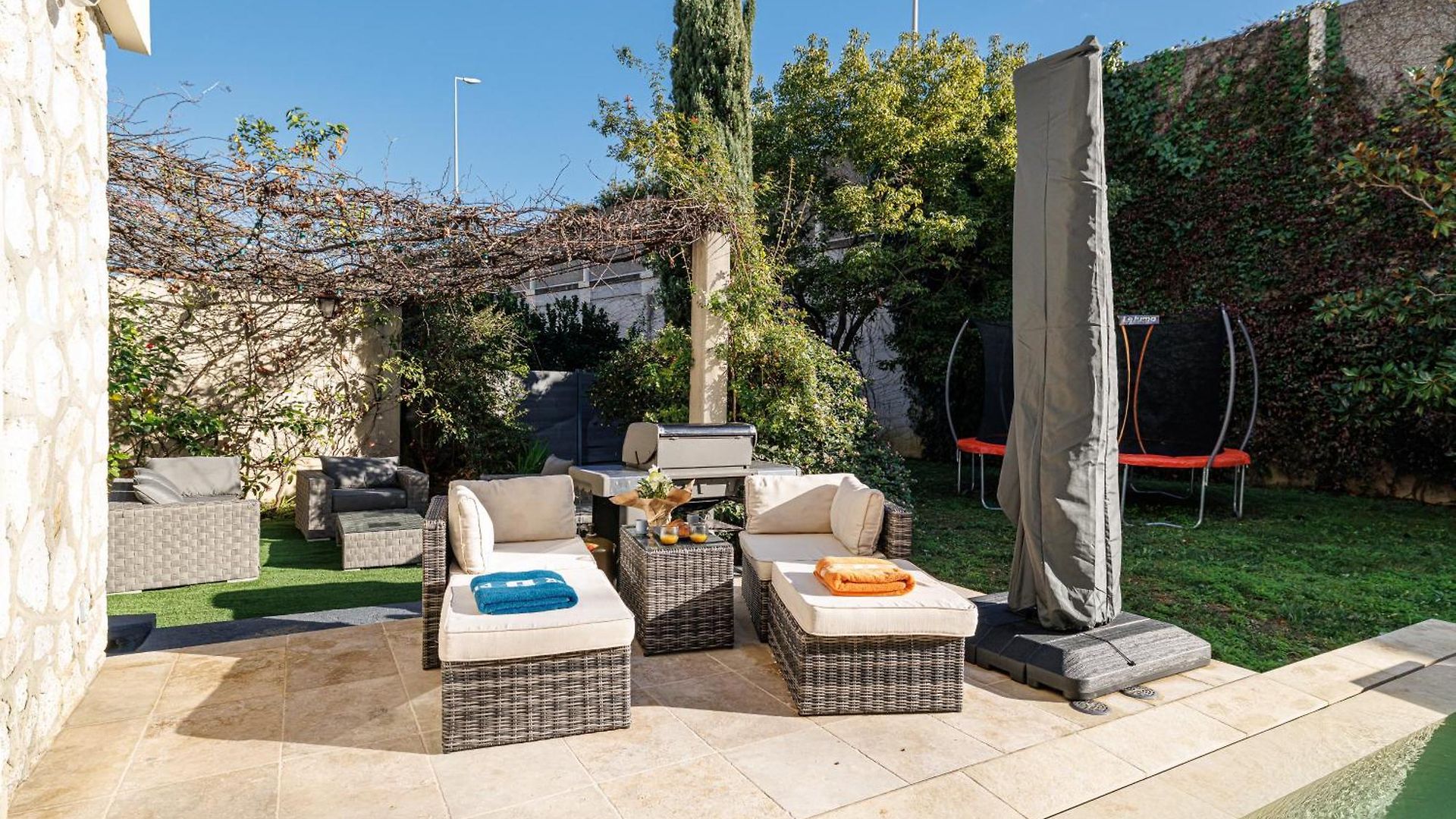 Villa Marie -pool - Garden-close To -parking