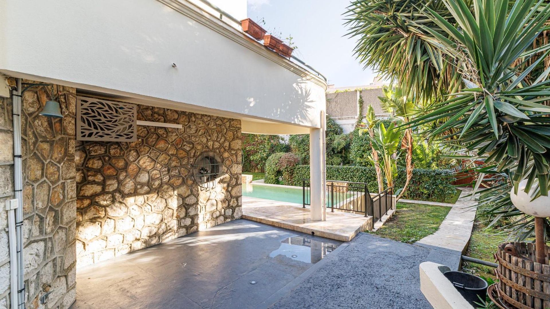Villa Marie -pool - Garden-close To -parking *