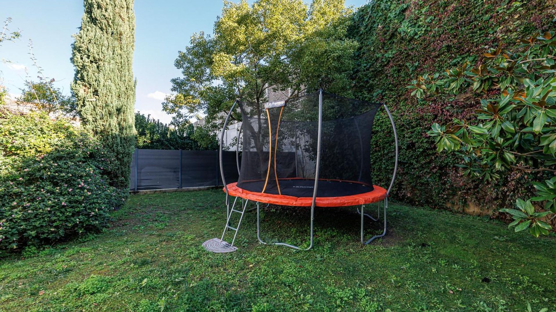 Villa Marie -pool - Garden-close To -parking