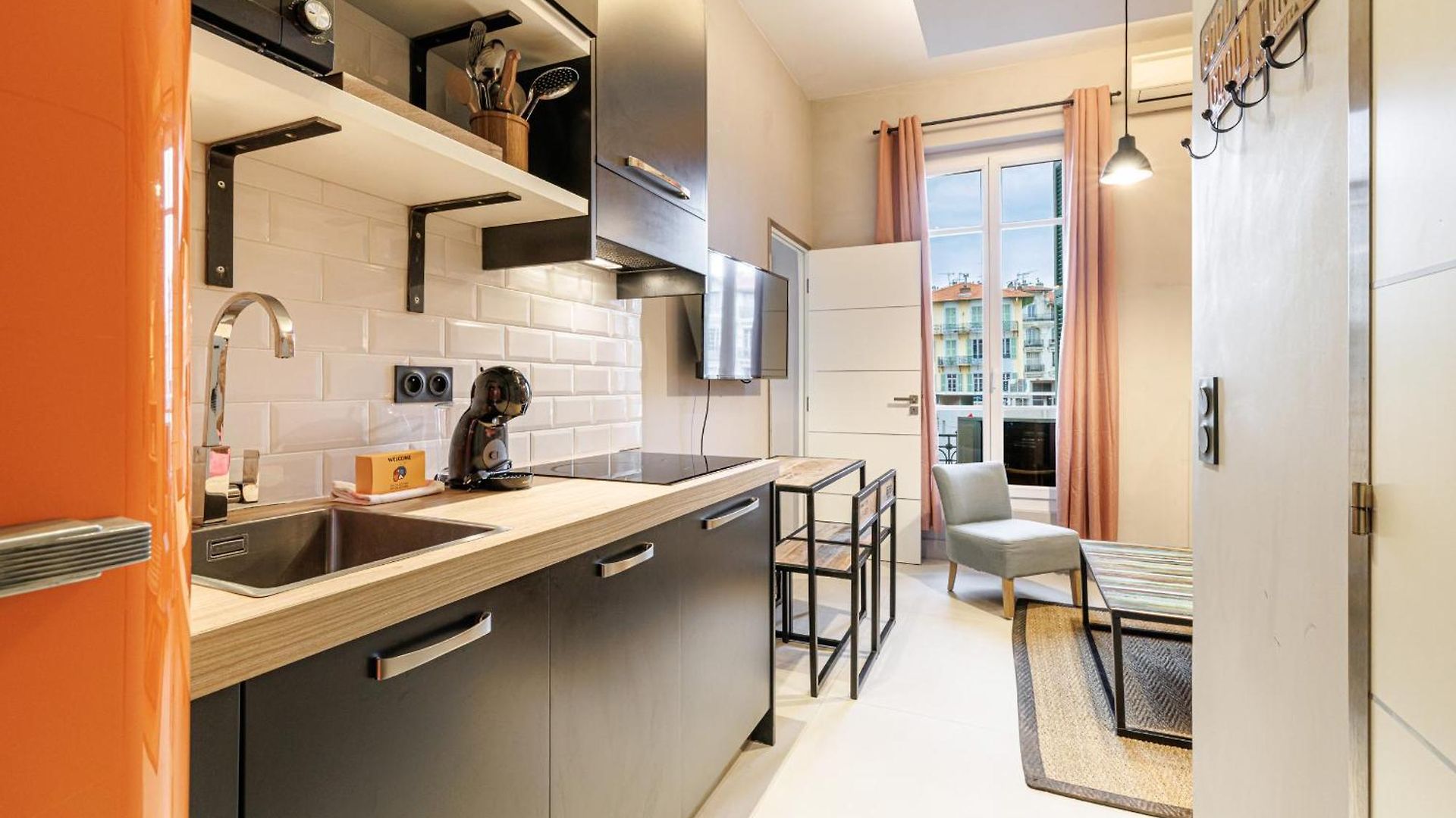 Charming 1 Bdr Downtown *