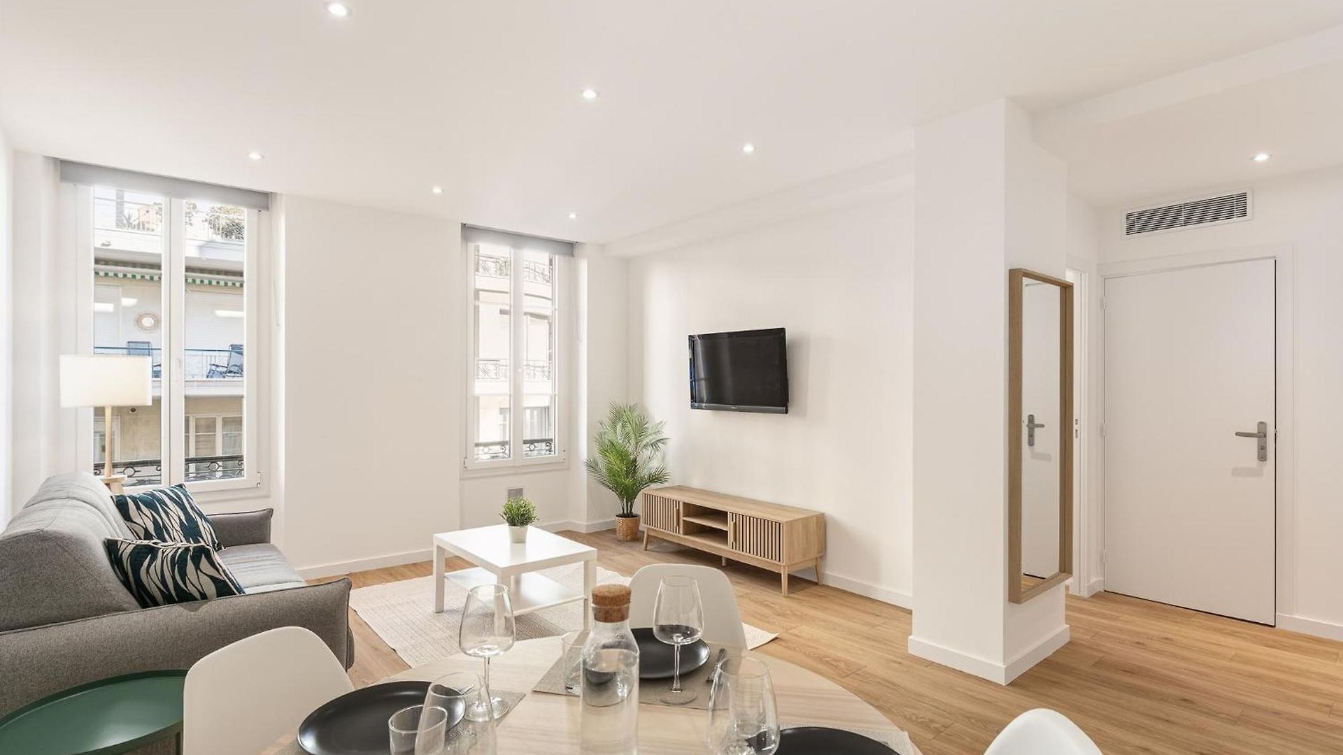 Appartement élégant 2 Pièces Niçois - Carré D'or - Centre - à 2 Min