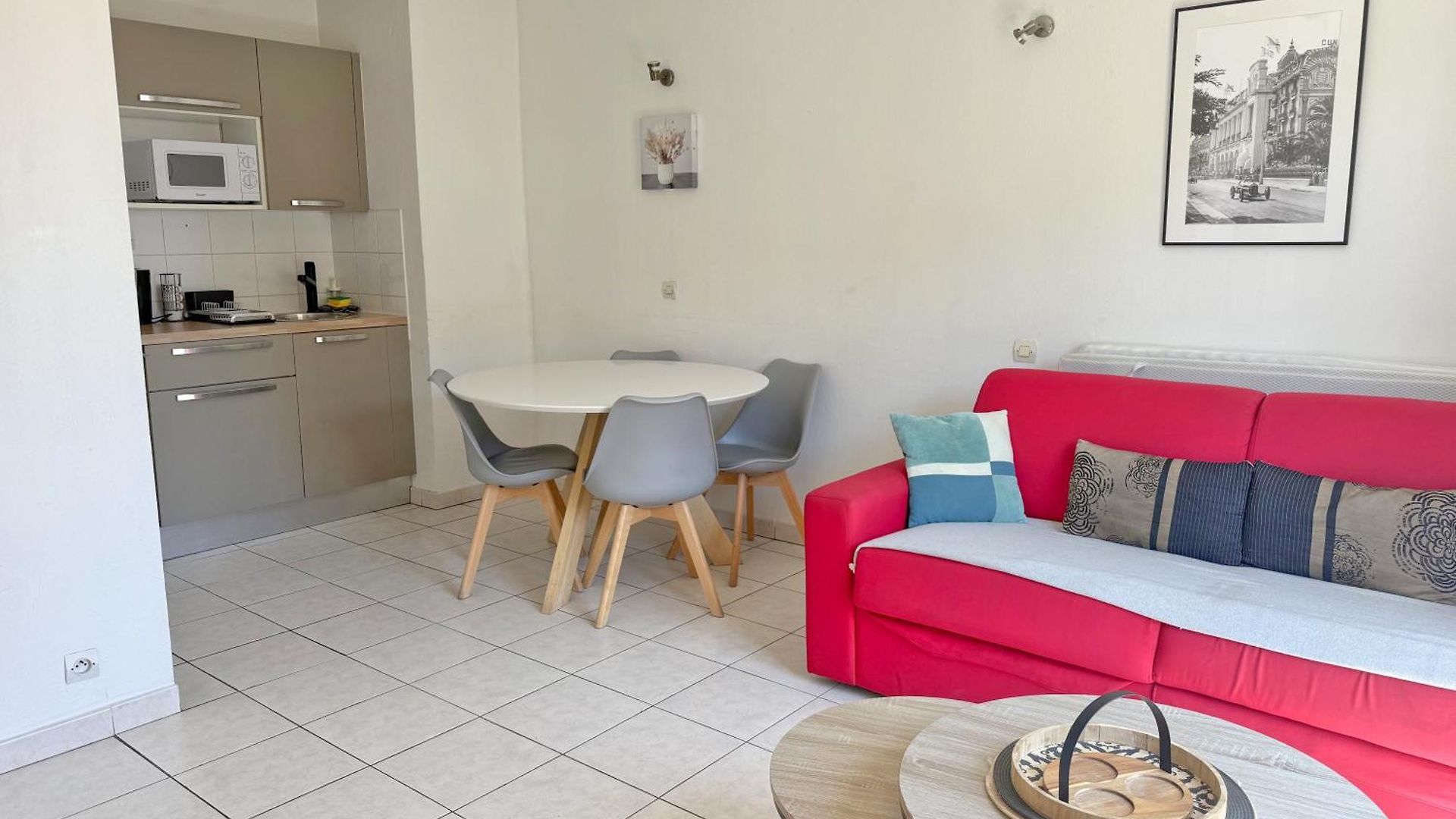 4-person - Air Conditioning And Pool Nice