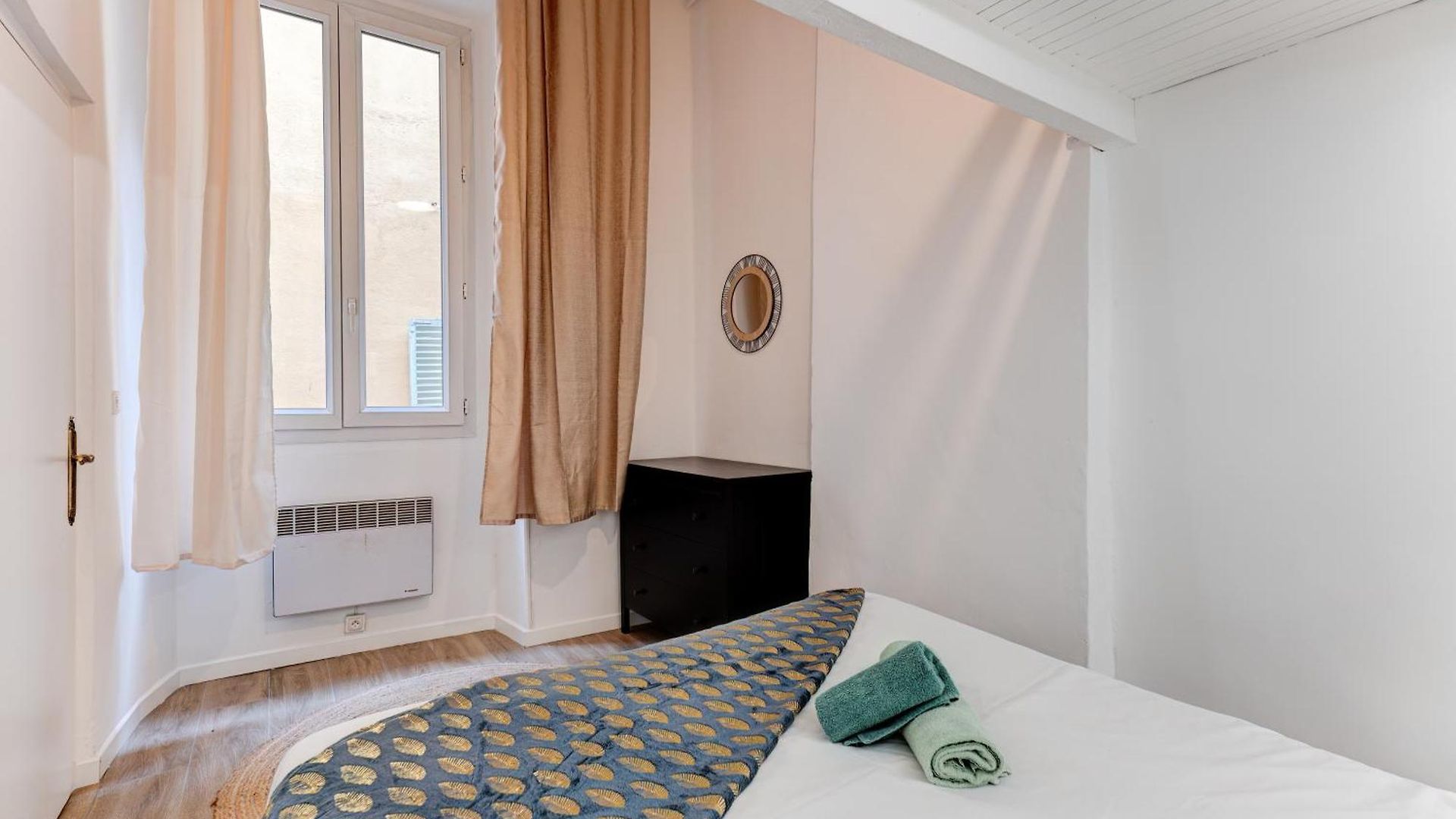 Vieille - Parking, 5 Pers, Ac, Wifi