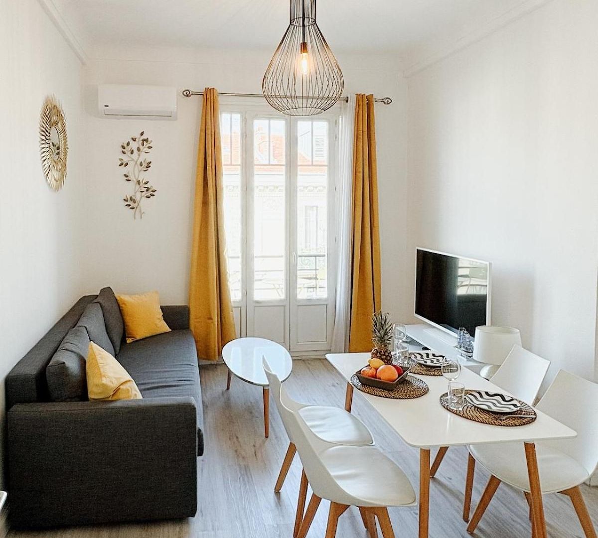 Apartment Elegant With Balcony,