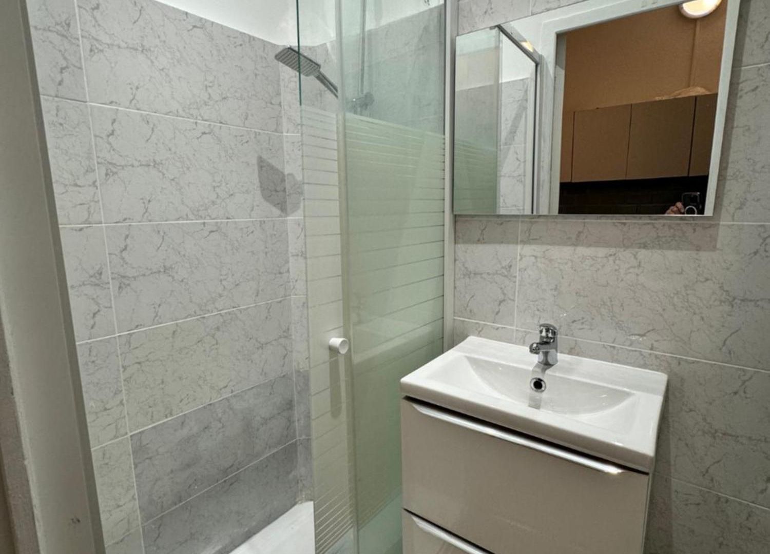 Location , Port Of Nice, Charming Flat #2 *