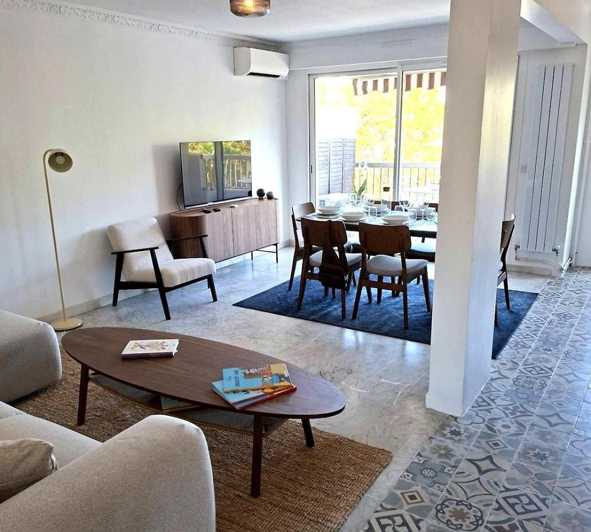 Elegant And Comfortable 3 Room, & Transport Within Walking Distance Appartement