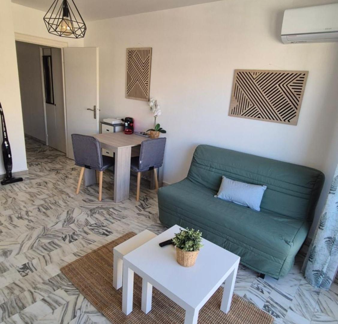 Cosy 1 Bedroom, Balcony, Promenade Des *