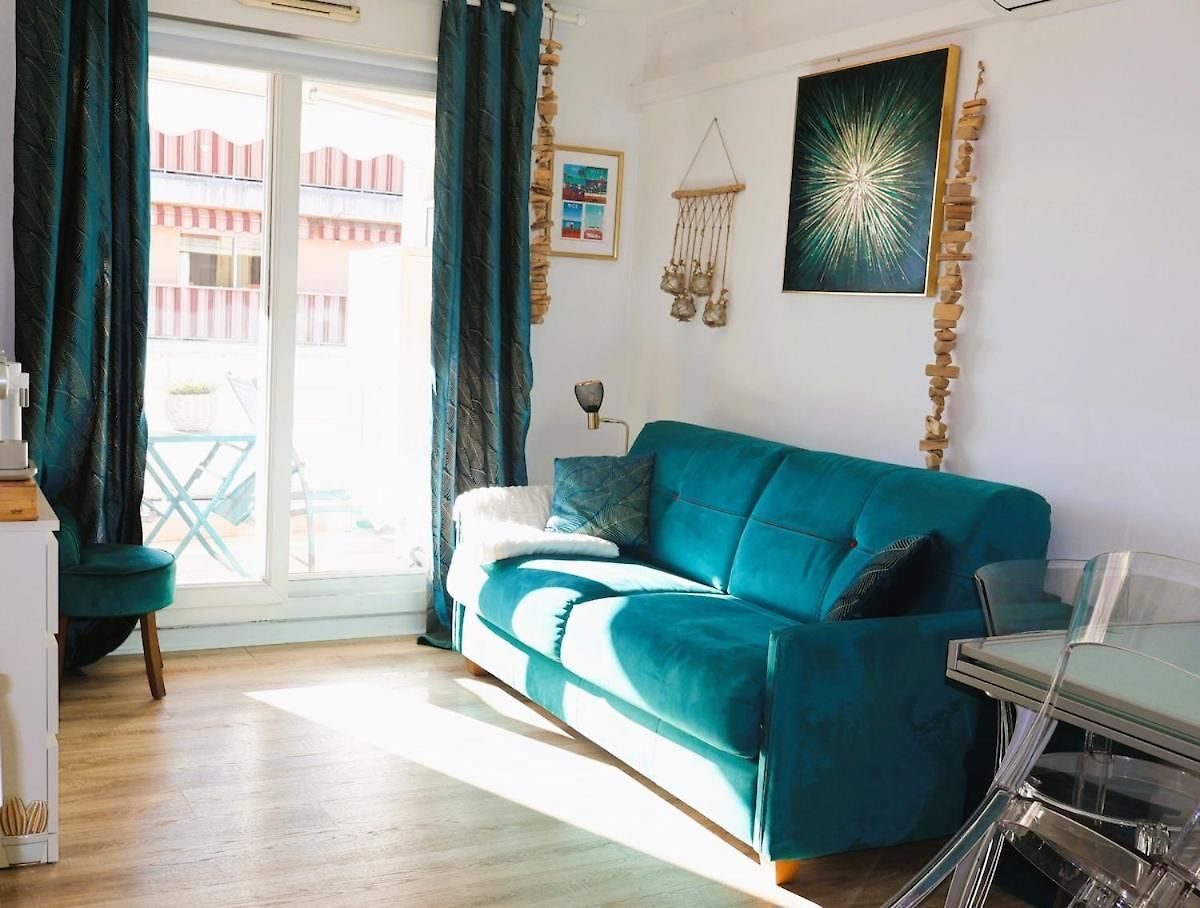 T2 Cozy & Air-conditioned, Close To Amenities Apartment