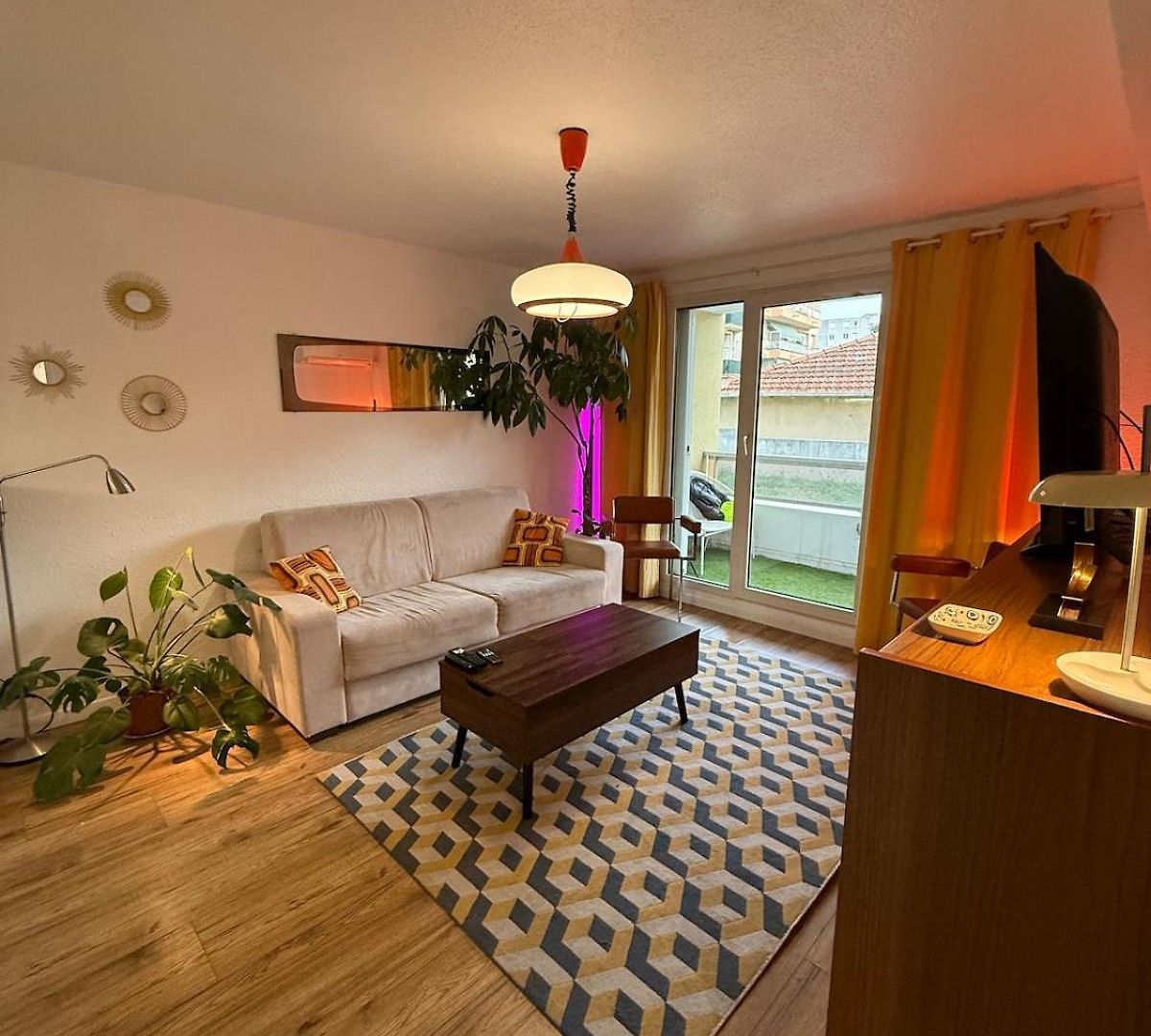 Azur Deluxe Apartment