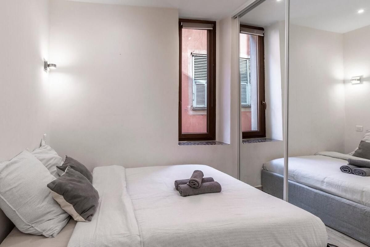 Authentic Old Town, Separate Bedroom, Ac Nice