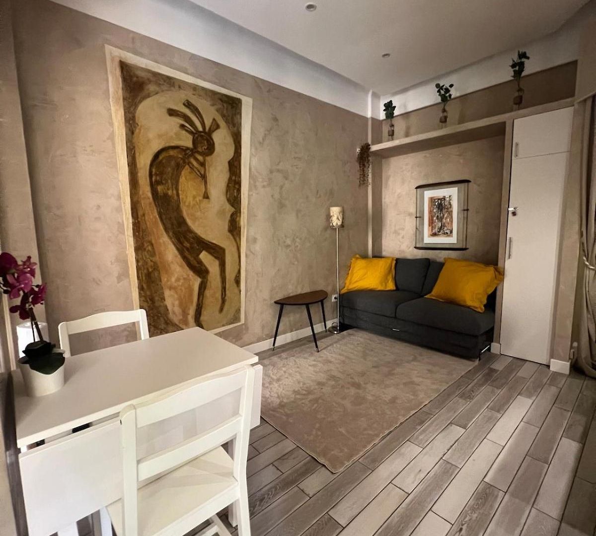 Perfectly Located 1 Bed - Port Of * Nice