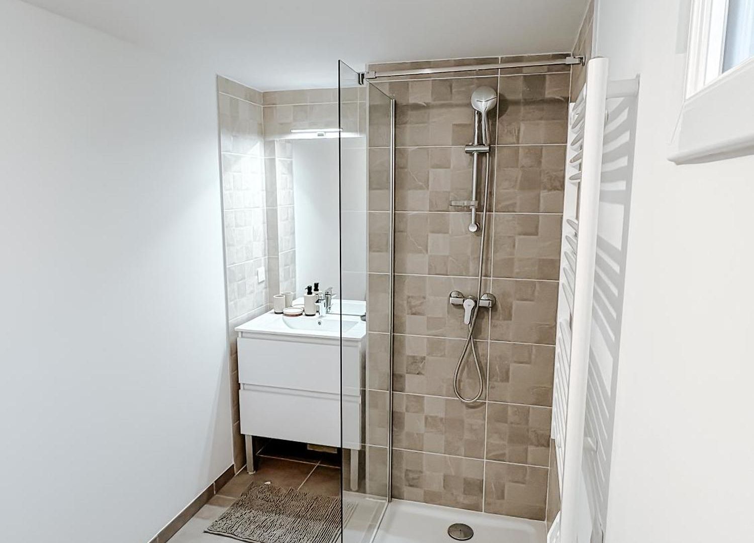 Apartment Aya - Renovated Air-conditioned Duplex With Garden *