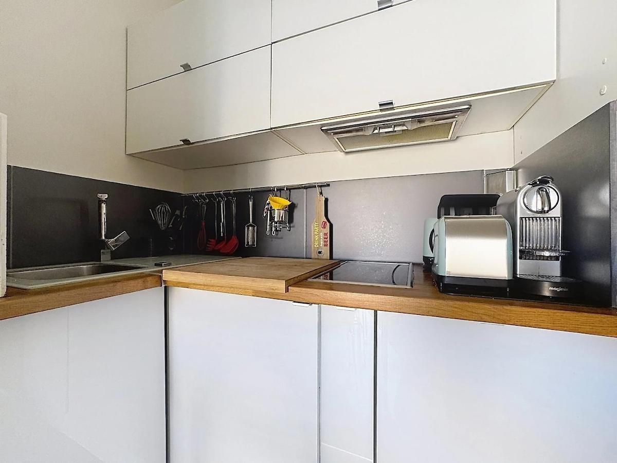 Calm & Cozy Cocoon Place Massena Downtown Apartment *