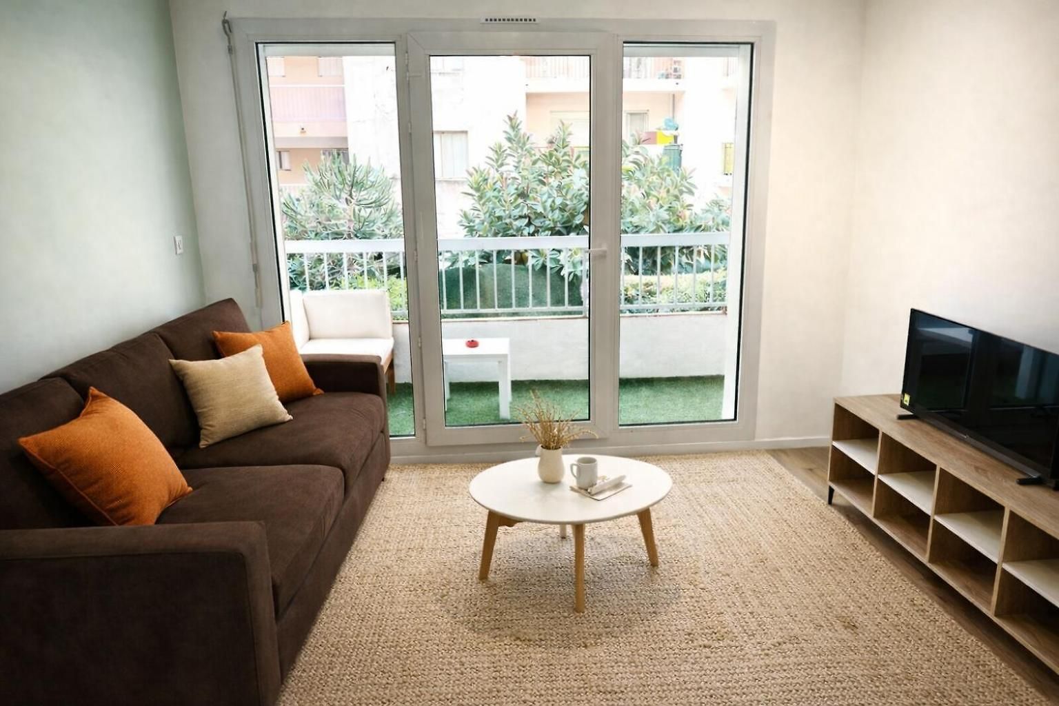 Cosy Avec Terrasse - à Deux Pas Et Tramway Direct *