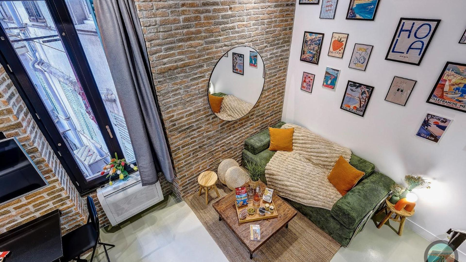 Chic Industrial Loft Quiet Garibaldi Ac Balcony