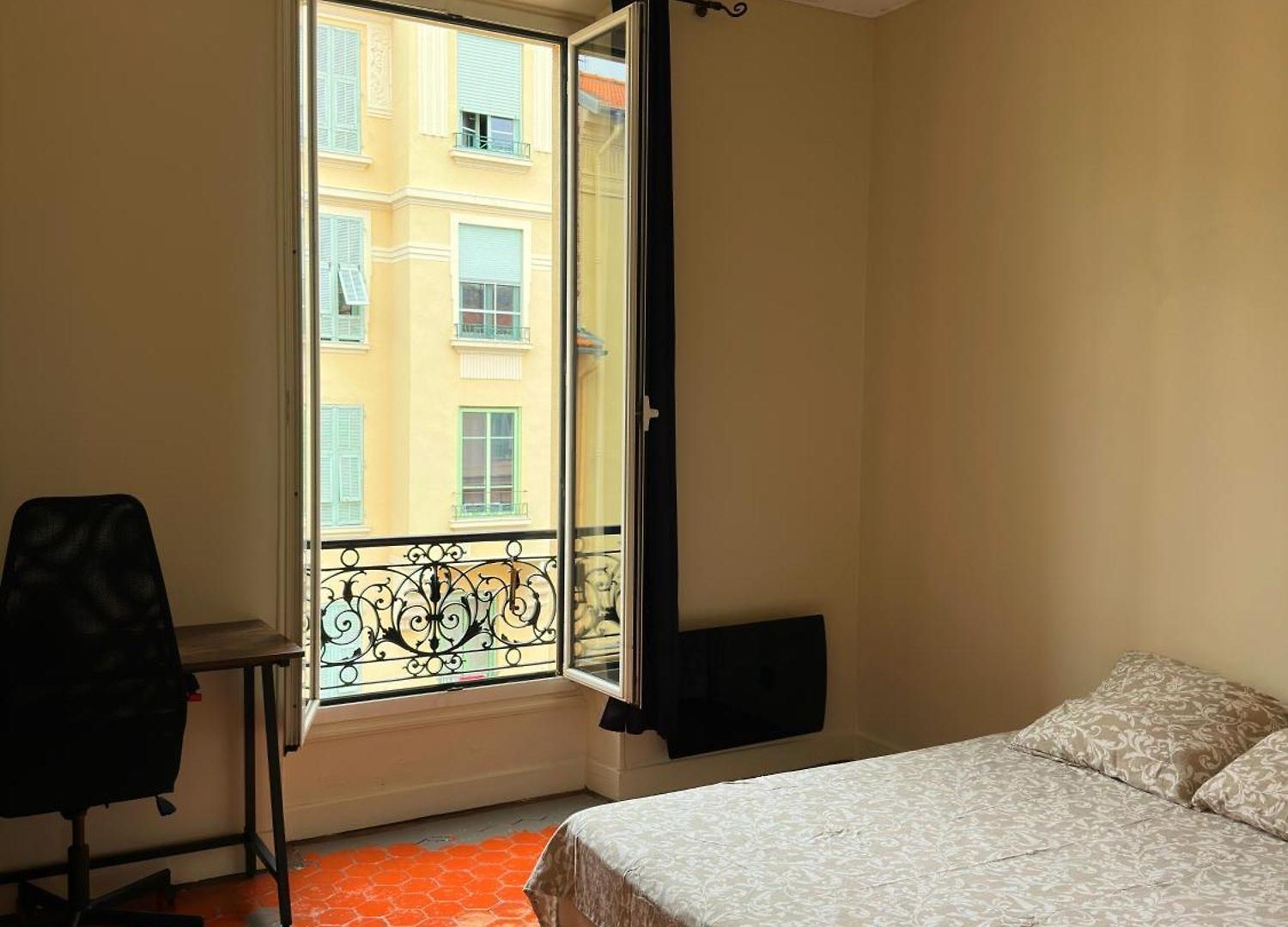 Renovated 2-room Sleeps 4 Tram And Shops Nearby Appartement *